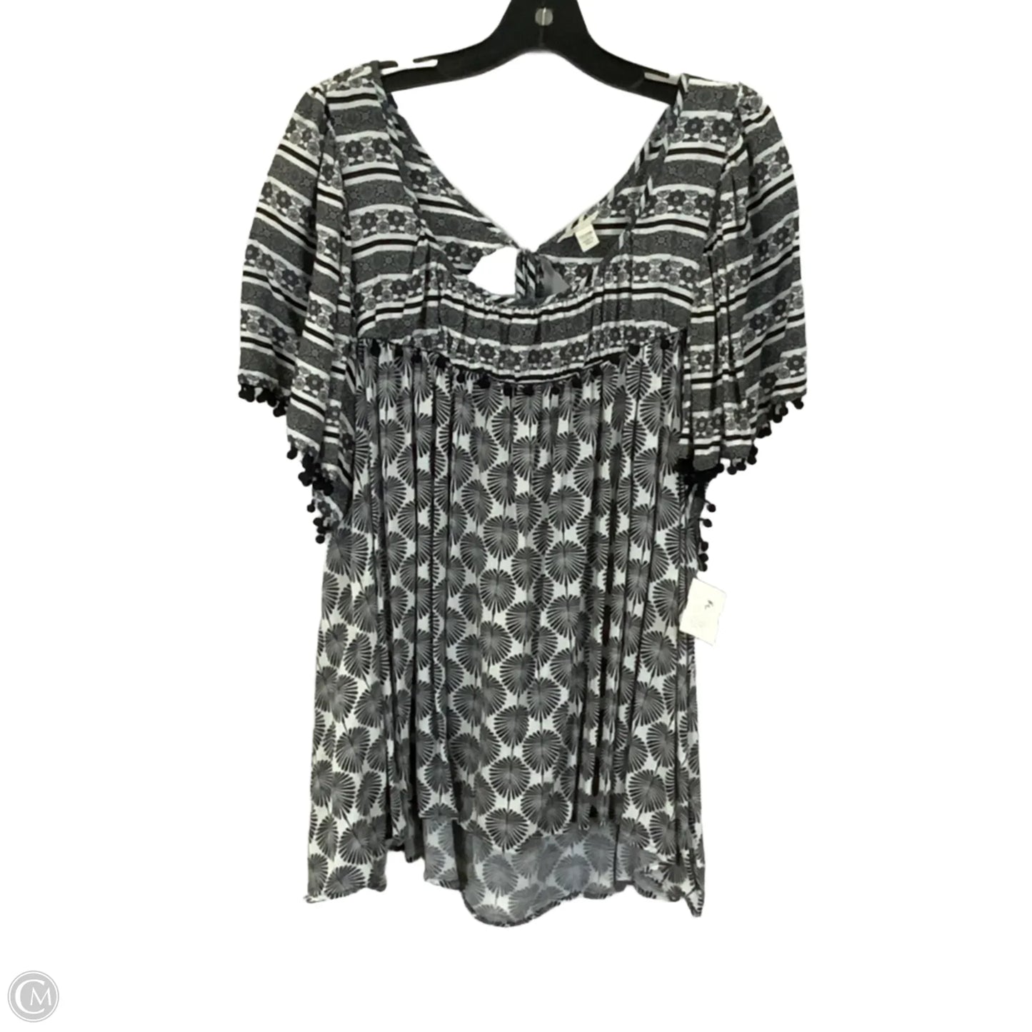 Top Short Sleeve By Cato In Black & White, Size: 3x