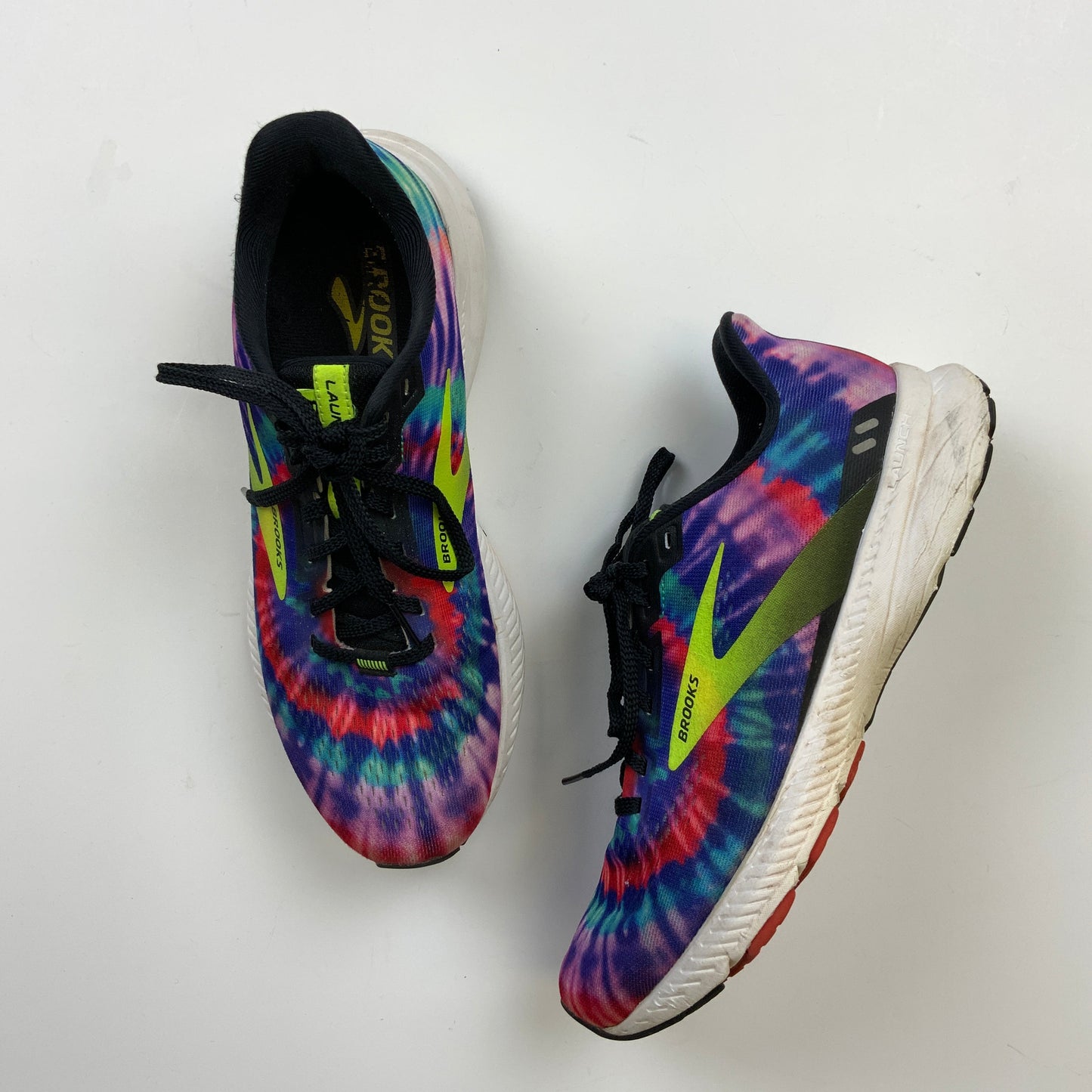 Multi-colored Shoes Athletic Brooks, Size 9