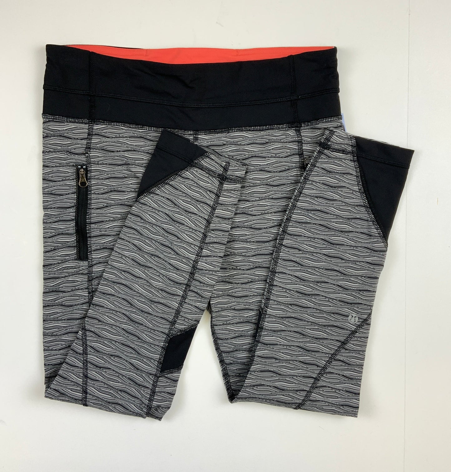 Athletic Leggings By Lululemon In Black & White, Size: 8