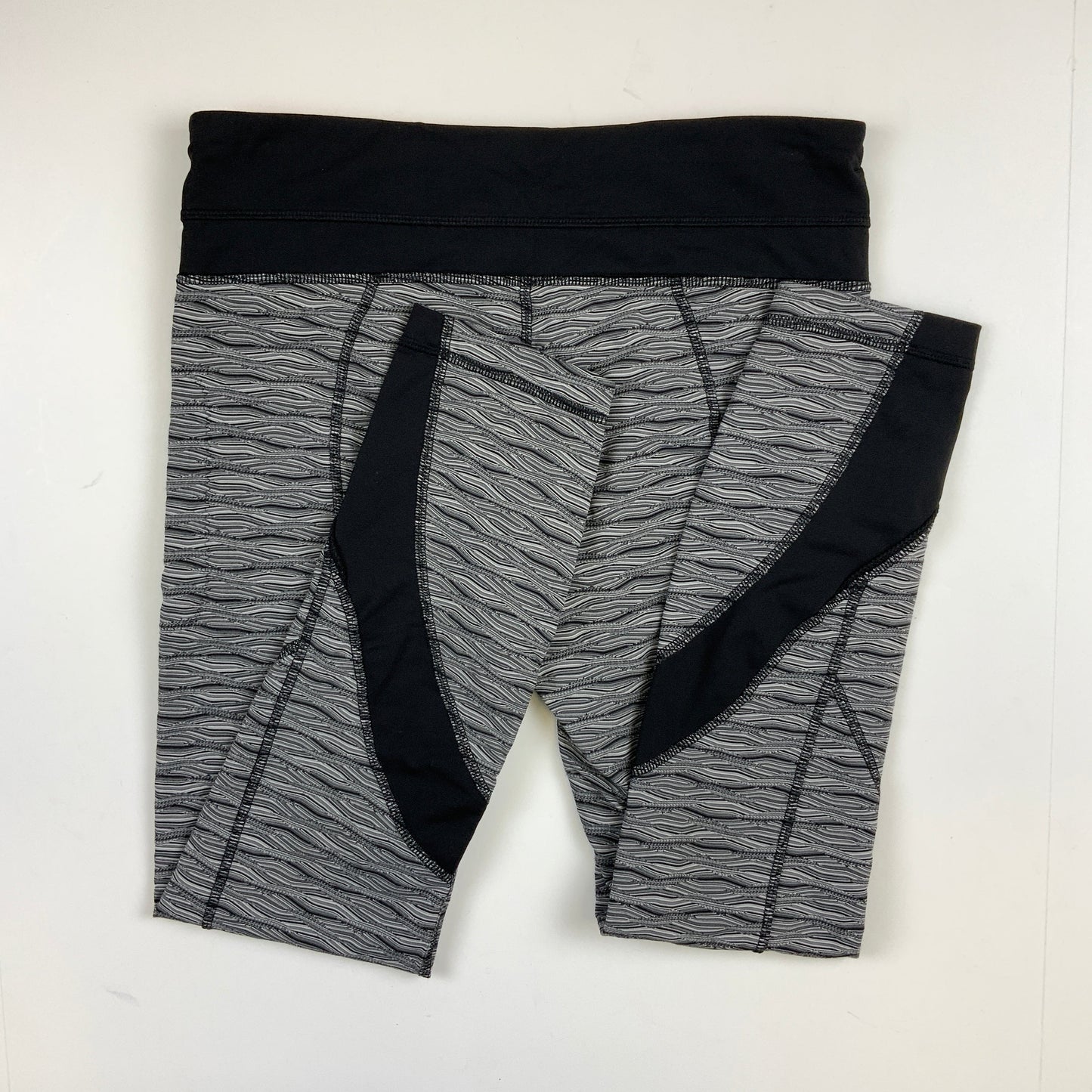 Athletic Leggings By Lululemon In Black & White, Size: 8