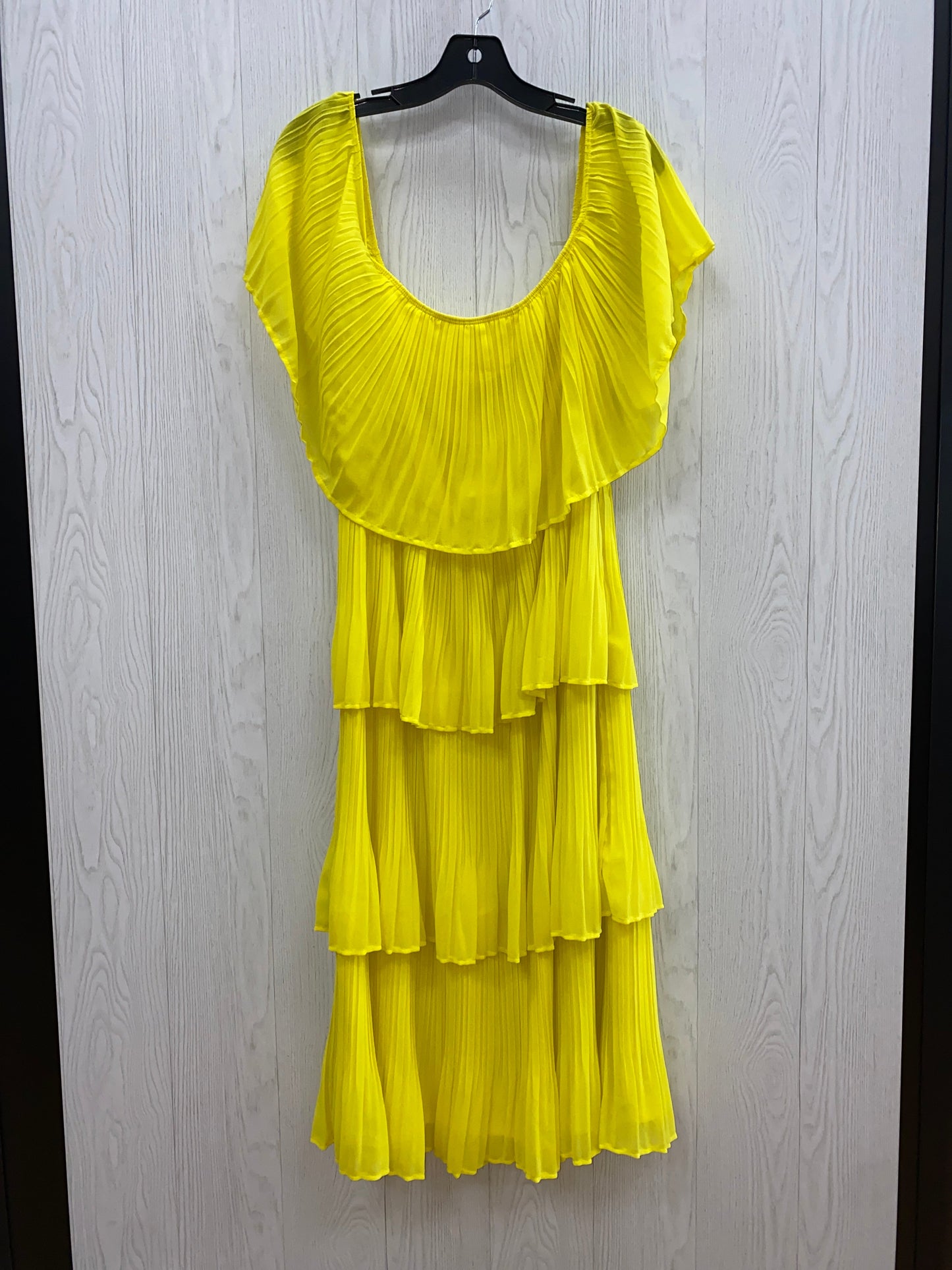 Yellow Dress Party Midi Clothes Mentor, Size L