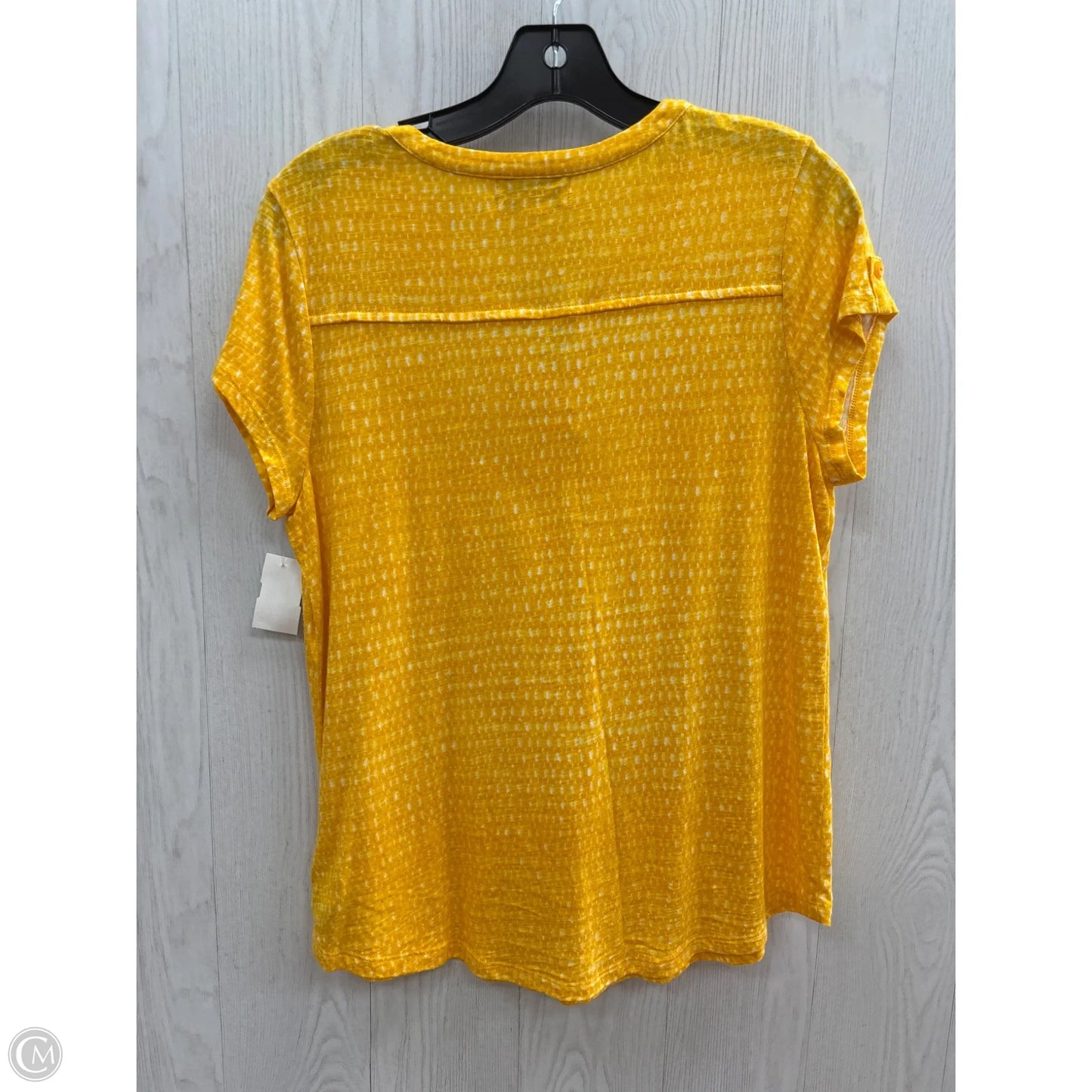 Top Short Sleeve Basic By Liz Claiborne In Yellow, Size: M