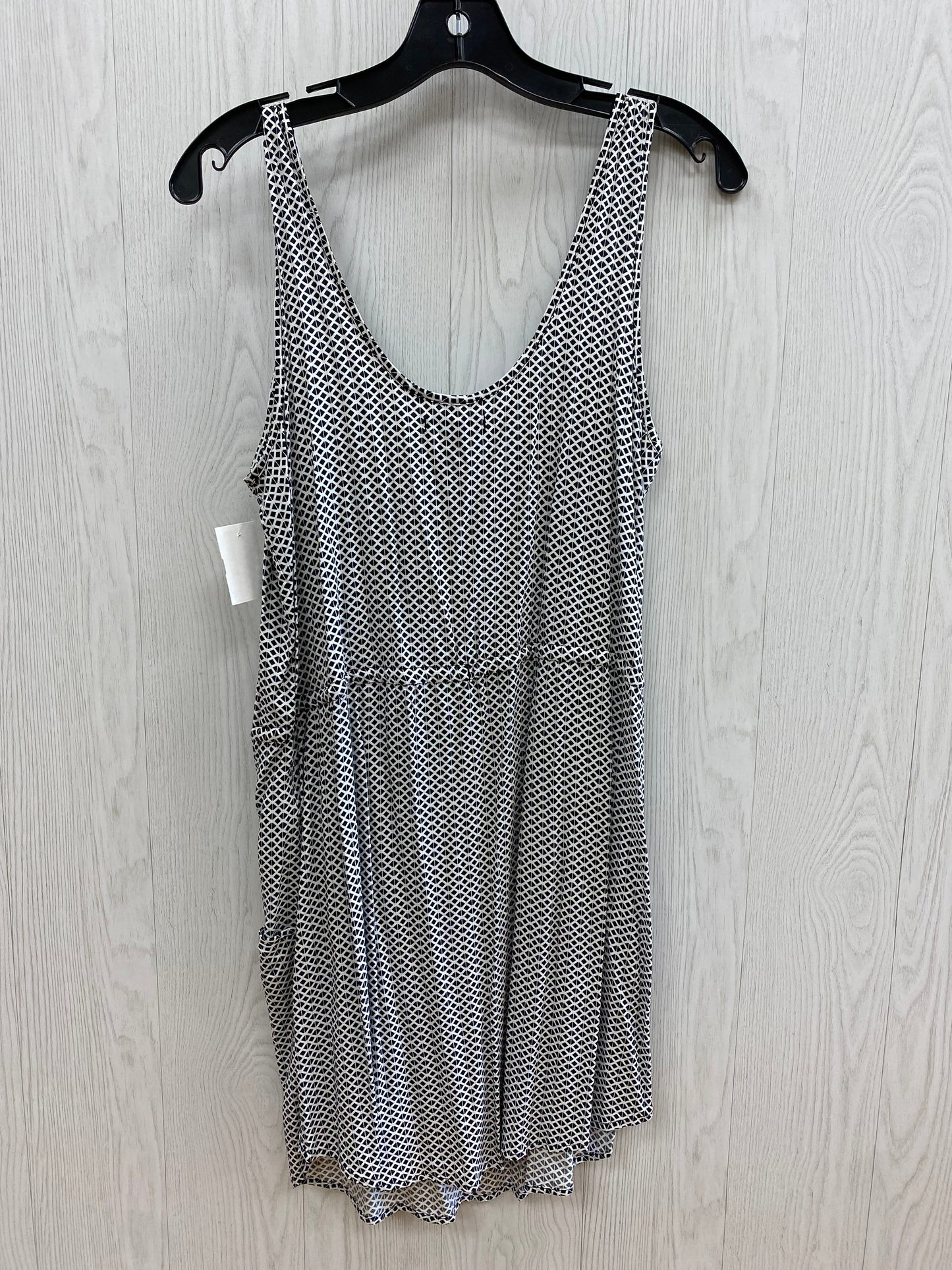 Black & White Dress Casual Short Gap, Size S