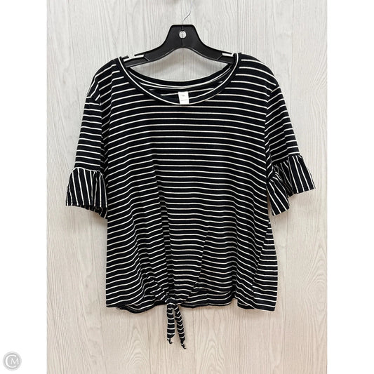 Top Short Sleeve By Clothes Mentor In Black & White, Size: 1x
