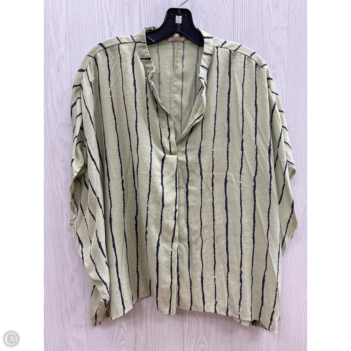 Top Short Sleeve By Jodifl In Green, Size: S