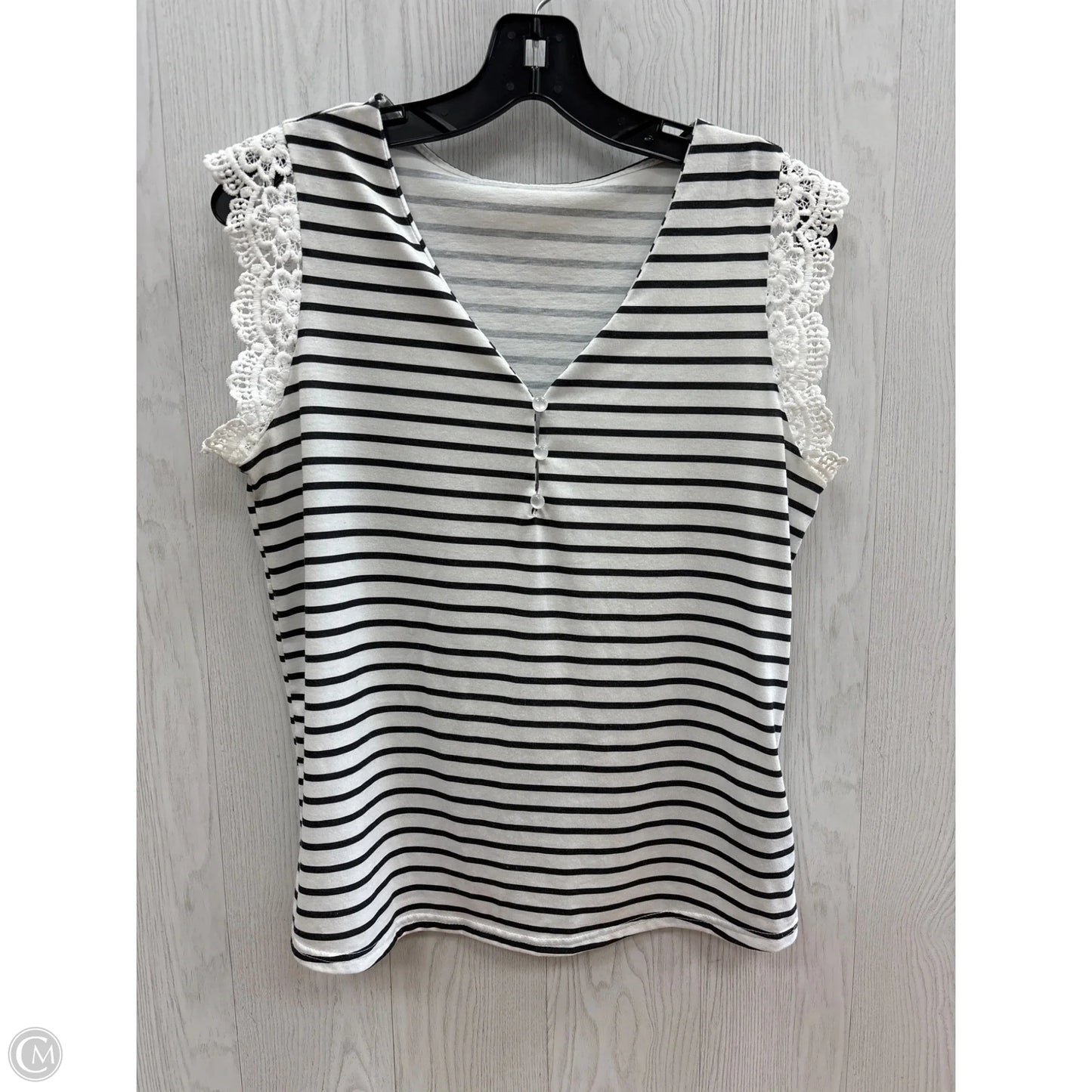 Top Short Sleeve By Shein In Striped Pattern, Size: M