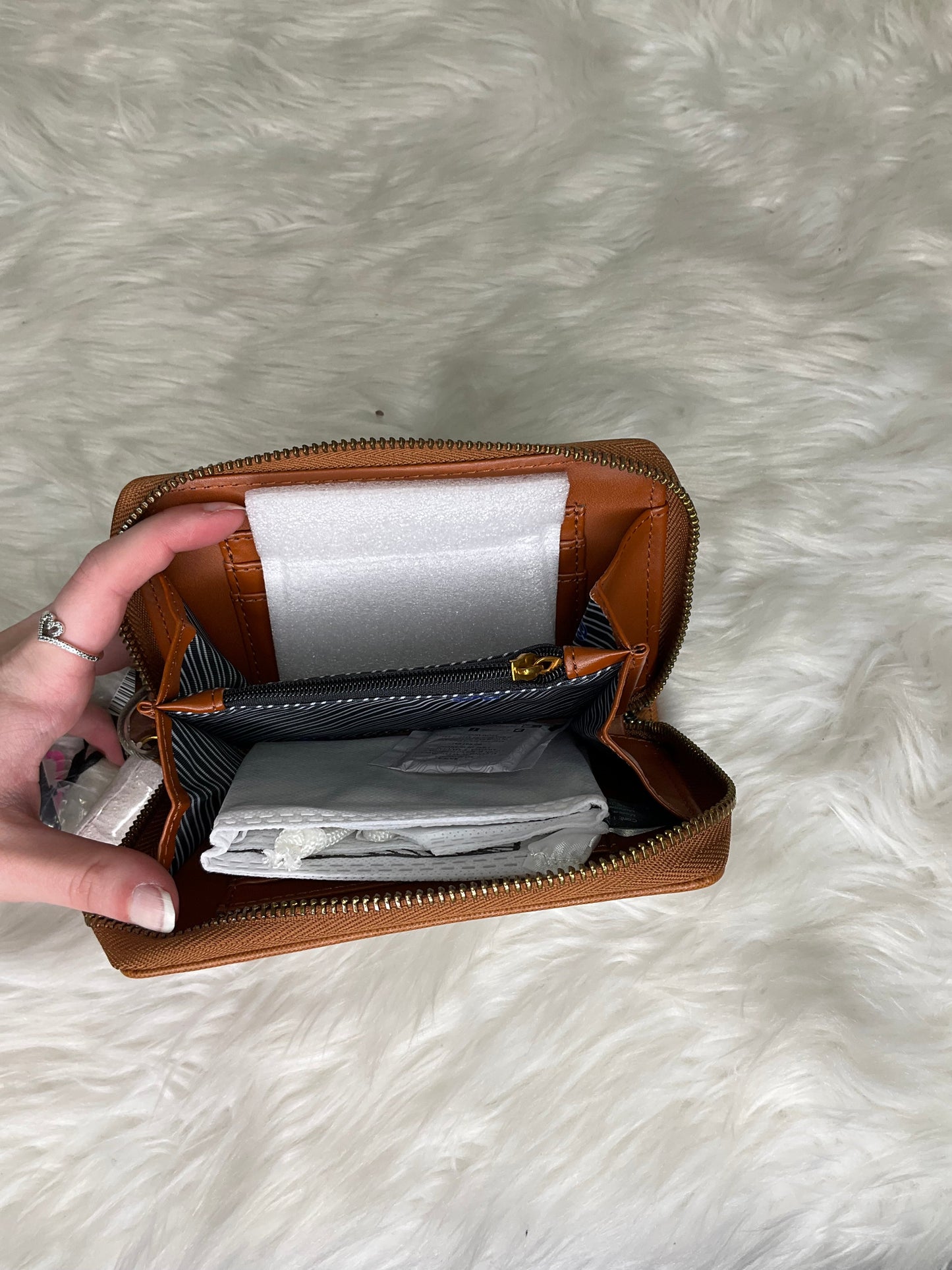 Wallet By Cma  Size: Medium