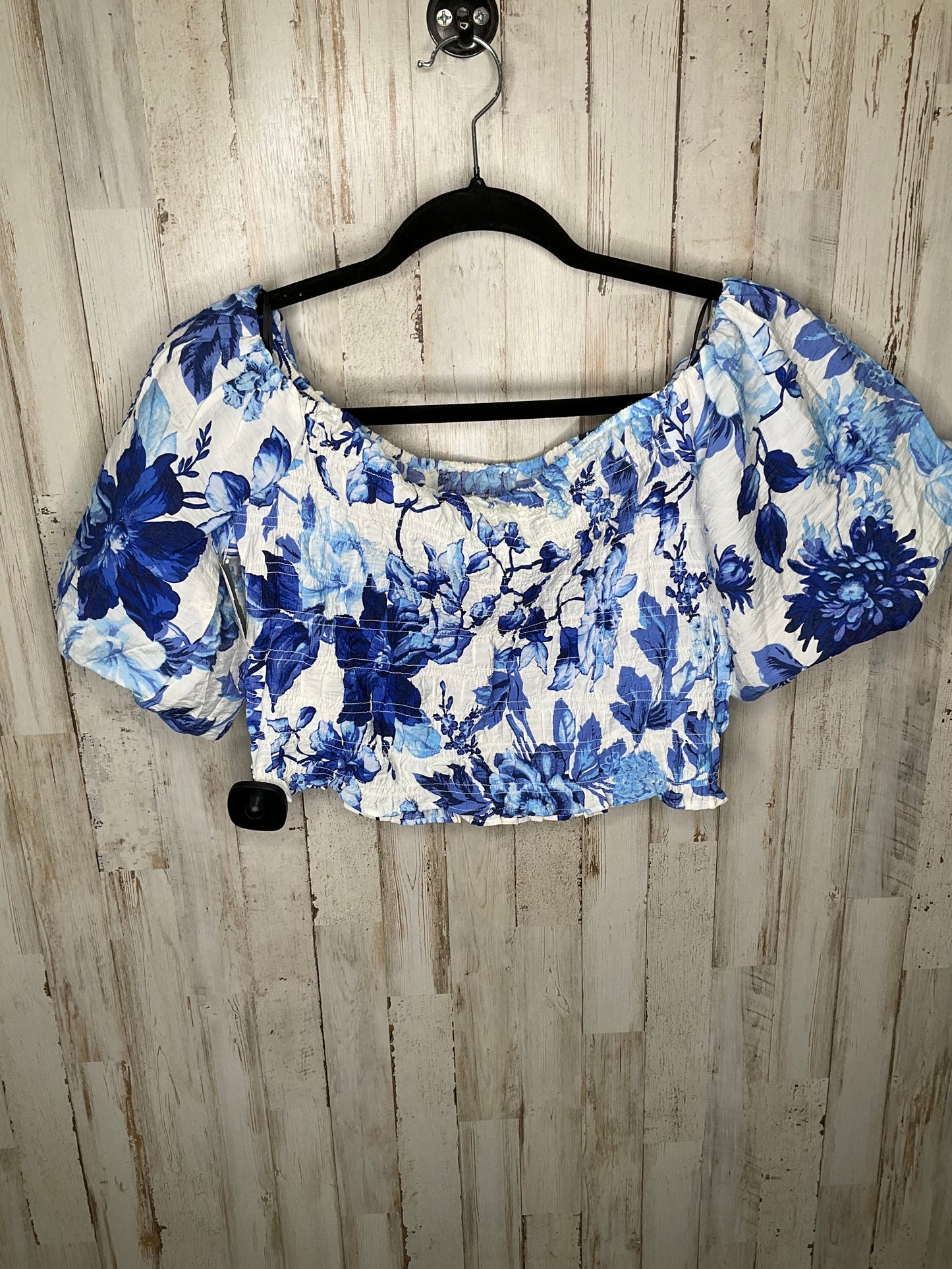 Top Short Sleeve By H&m  Size: S