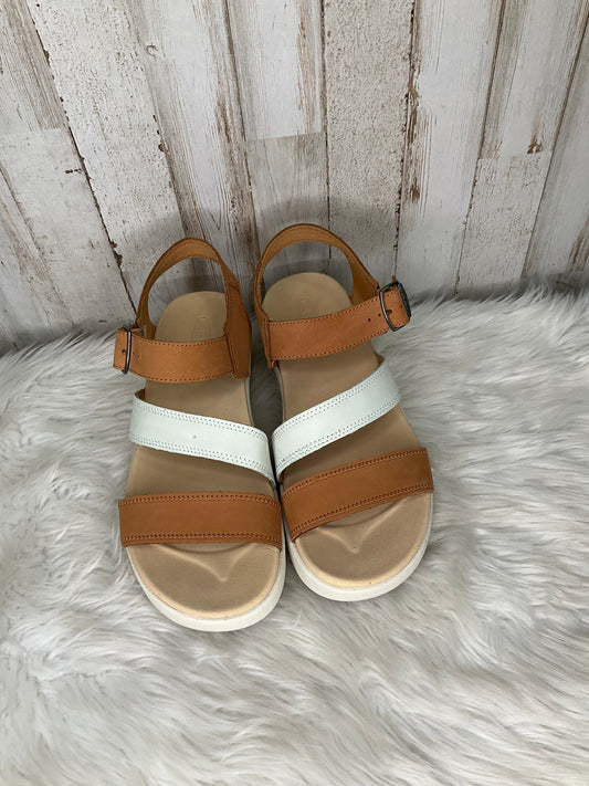 Brown Sandals Heels Platform Keen, Size 9