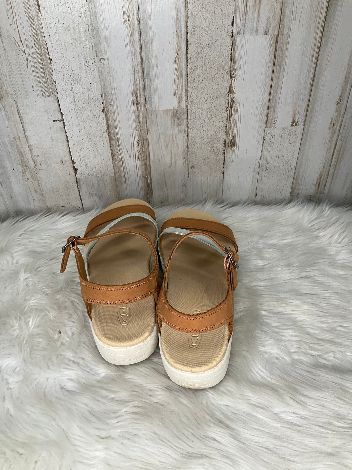 Brown Sandals Heels Platform Keen, Size 9
