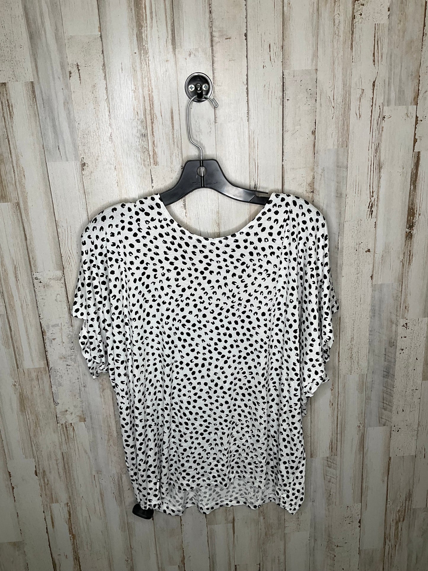 Top Short Sleeve By Kim & Cami  Size: L