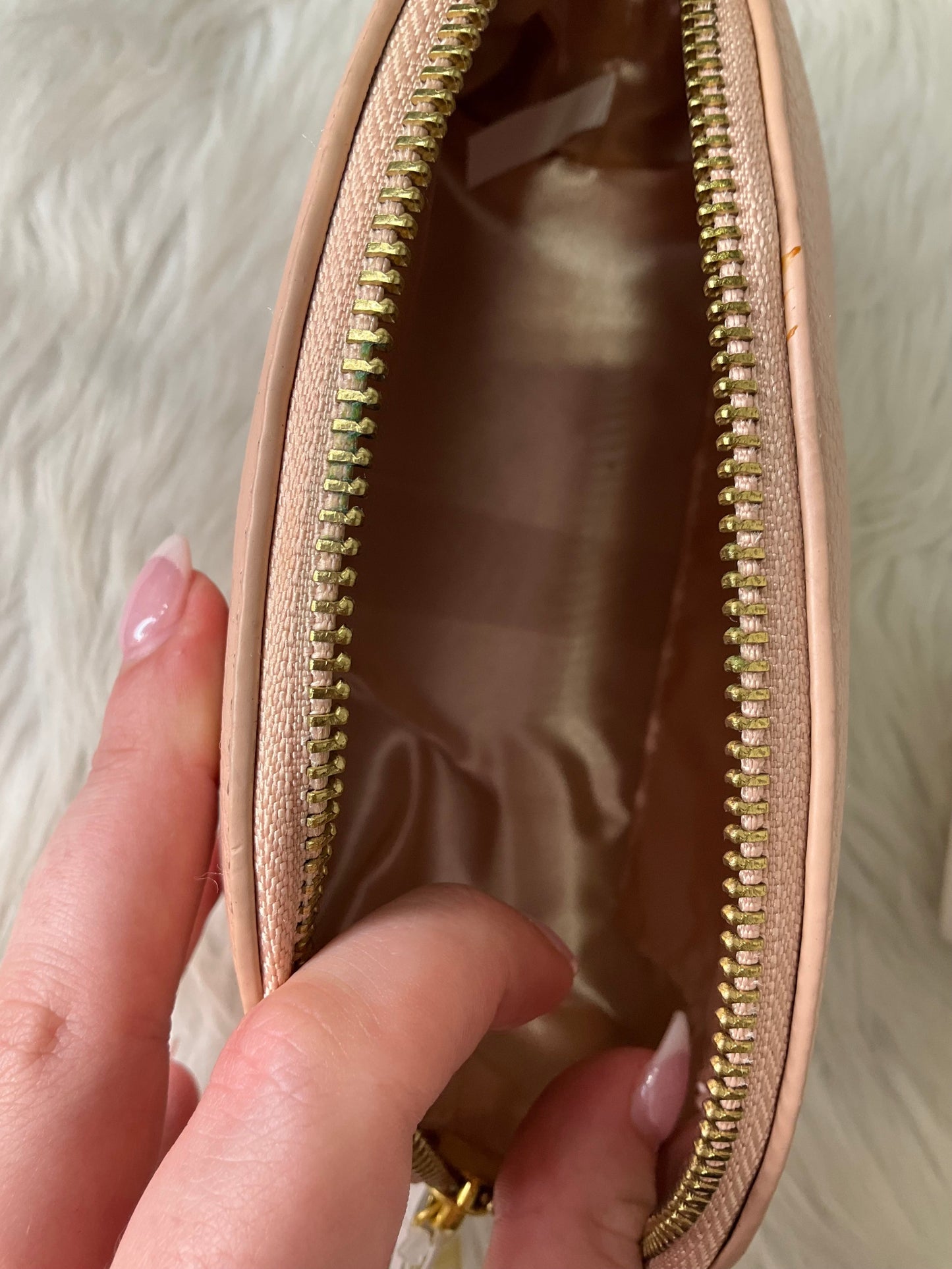 Makeup Bag By Clothes Mentor  Size: Small