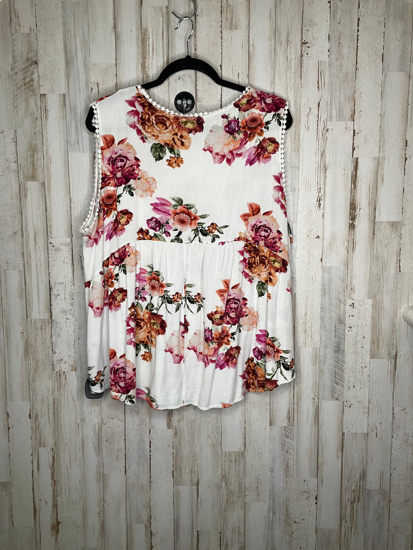 Top Sleeveless By Chicsoul In White, Size: 3x