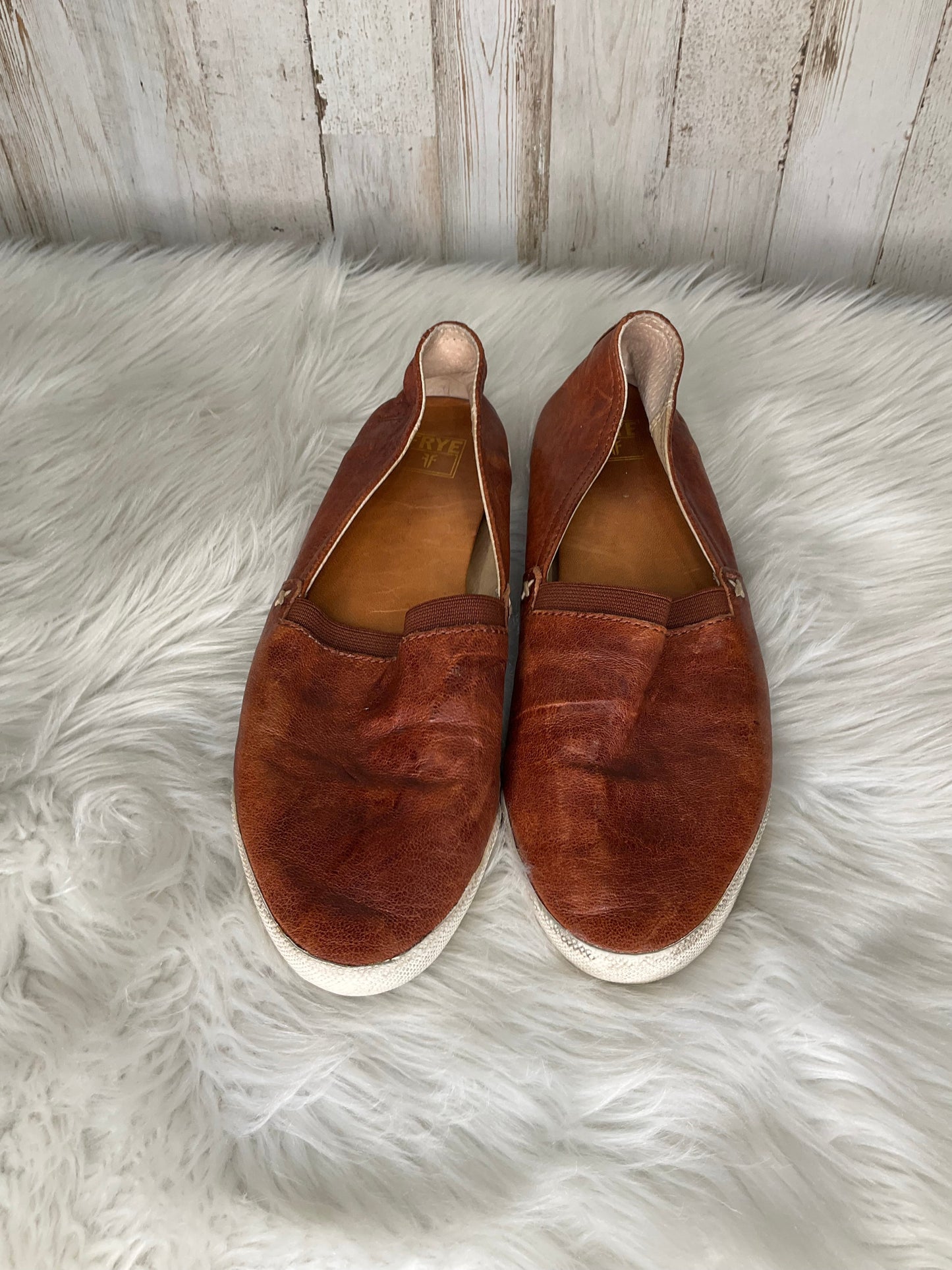 Brown Shoes Flats Frye, Size 7.5