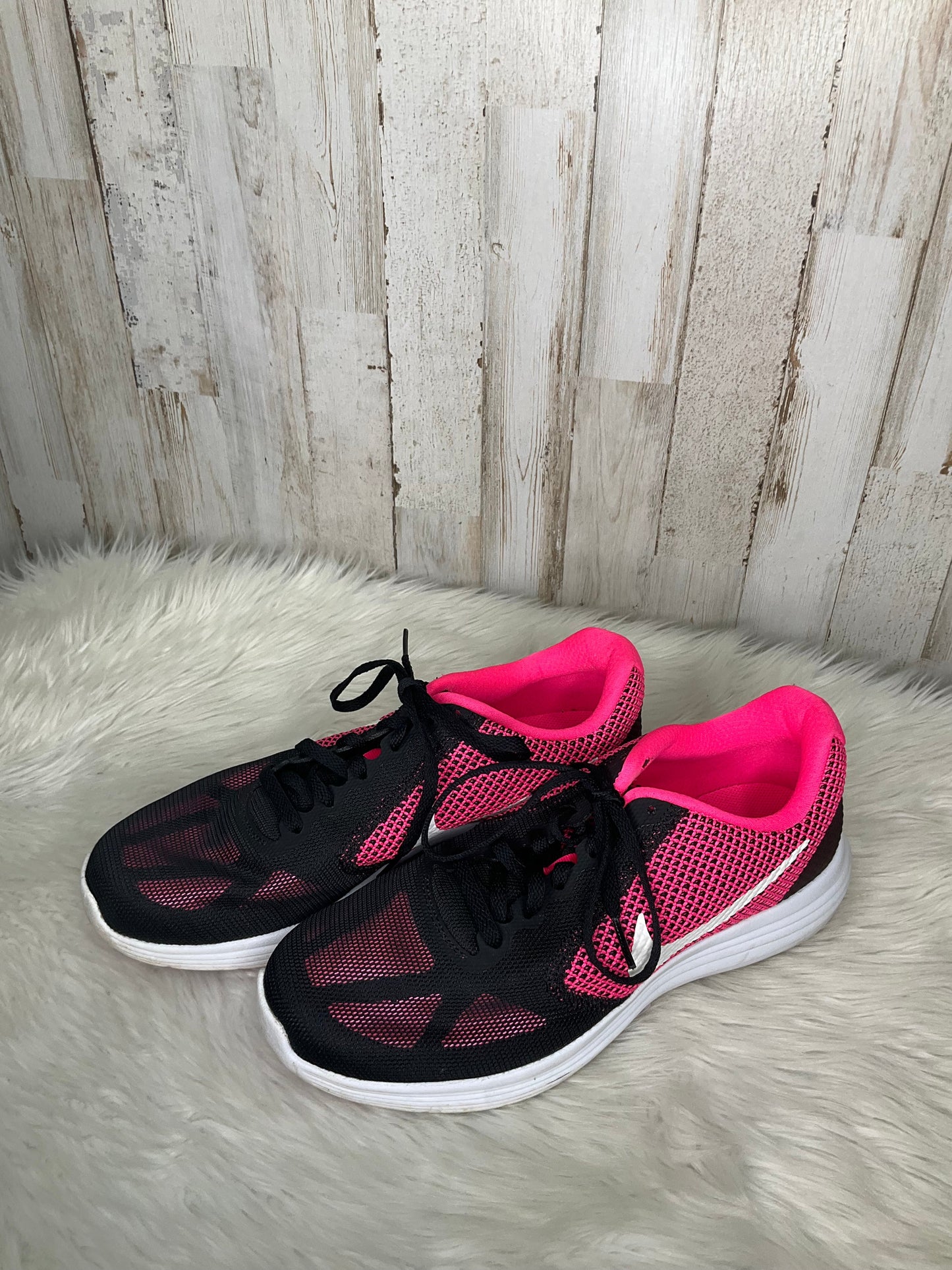 Pink Shoes Athletic Nike, Size 9