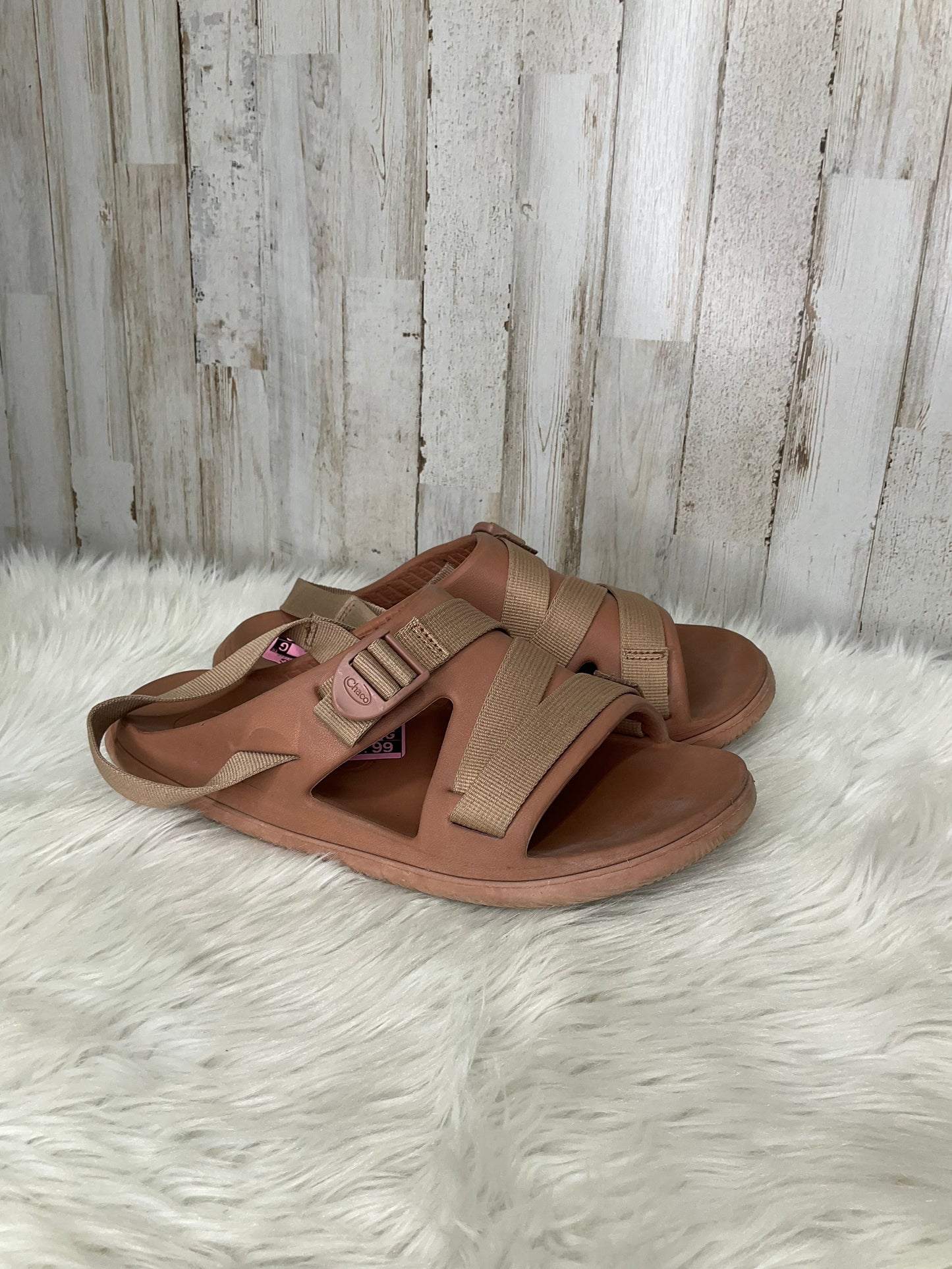 Beige Sandals Flats Chacos, Size 8