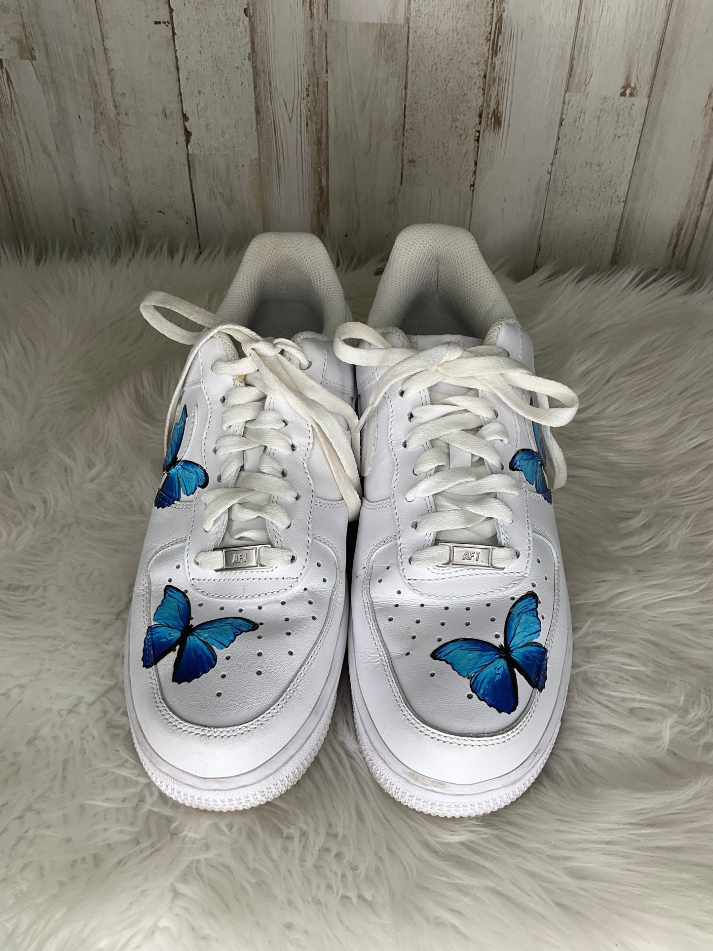 White Shoes Sneakers Nike, Size 7.5