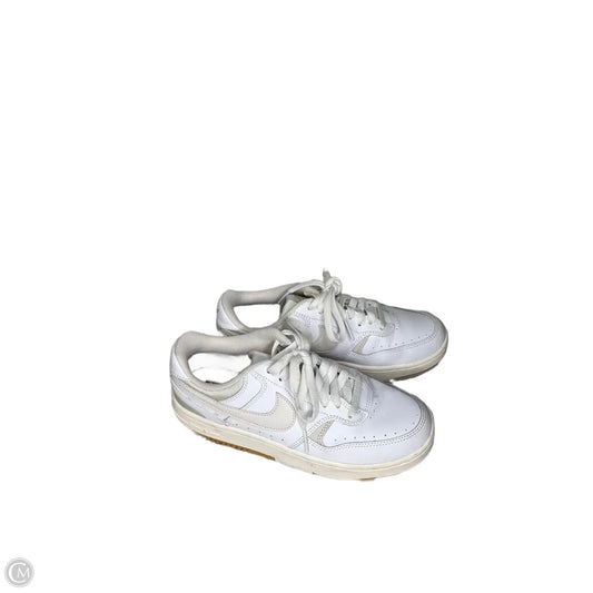 Shoes Sneakers By Nike In White, Size: 6.5