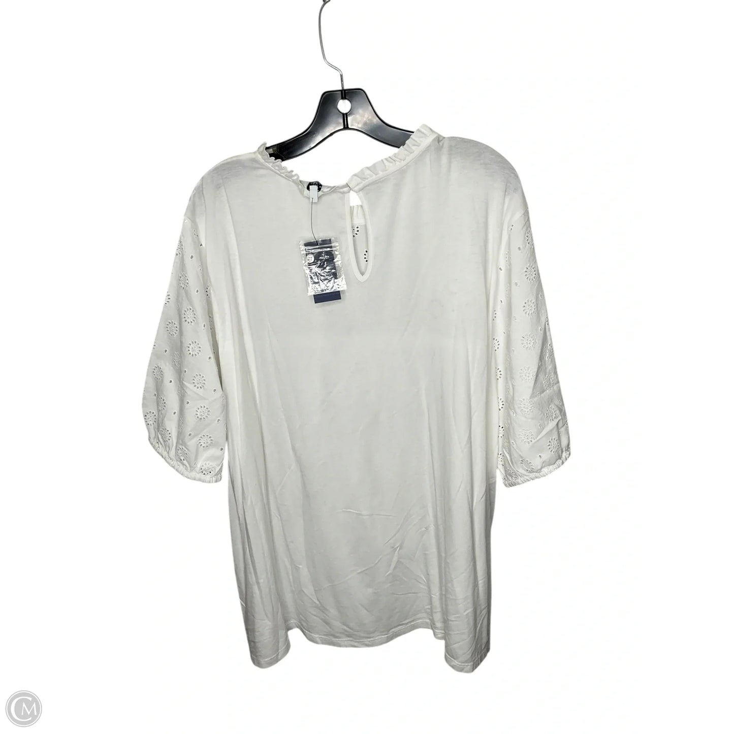 Top Short Sleeve By Crown And Ivy In White, Size: 3x