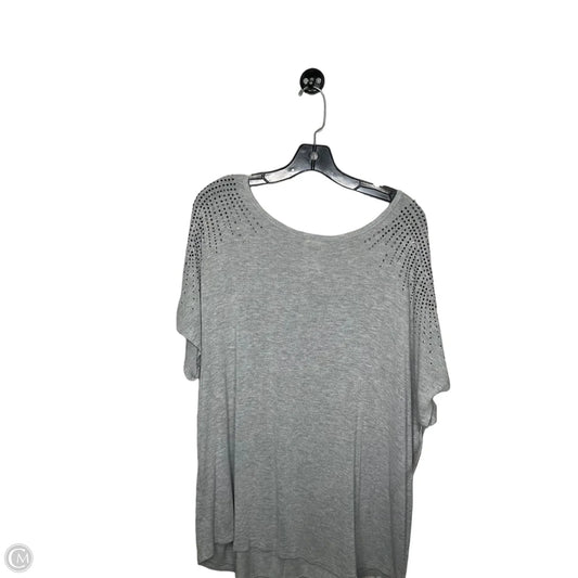 Top Short Sleeve By Vocal In Grey, Size: 1x
