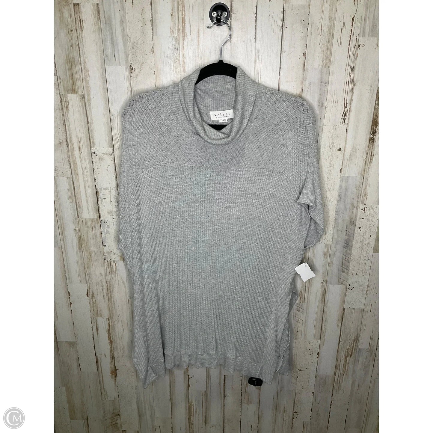 Sweater Short Sleeve By Velvet In Grey, Size: M