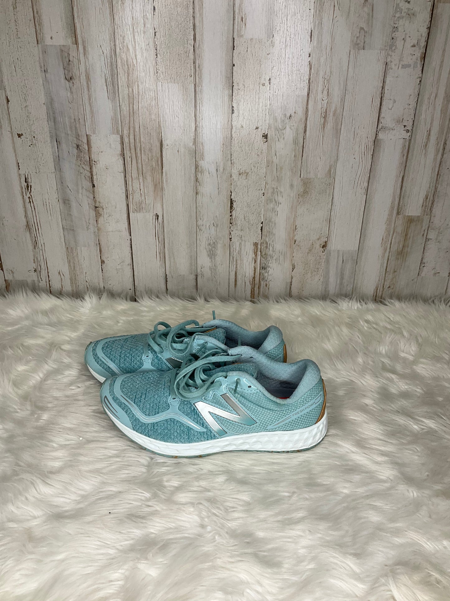 Shoes Athletic By New Balance  Size: 9.5