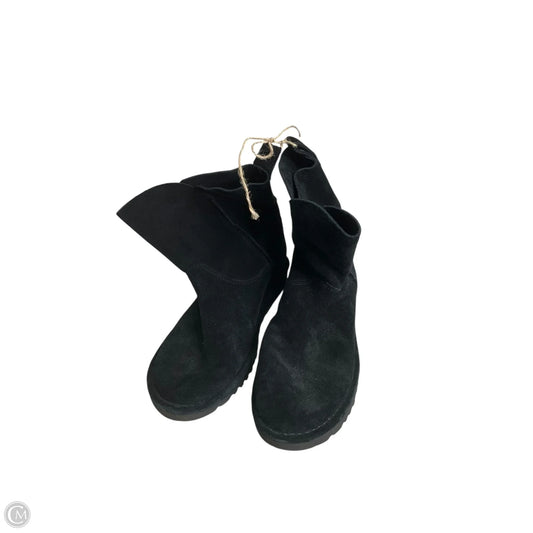 Boots Designer By Ugg In Black, Size: 9