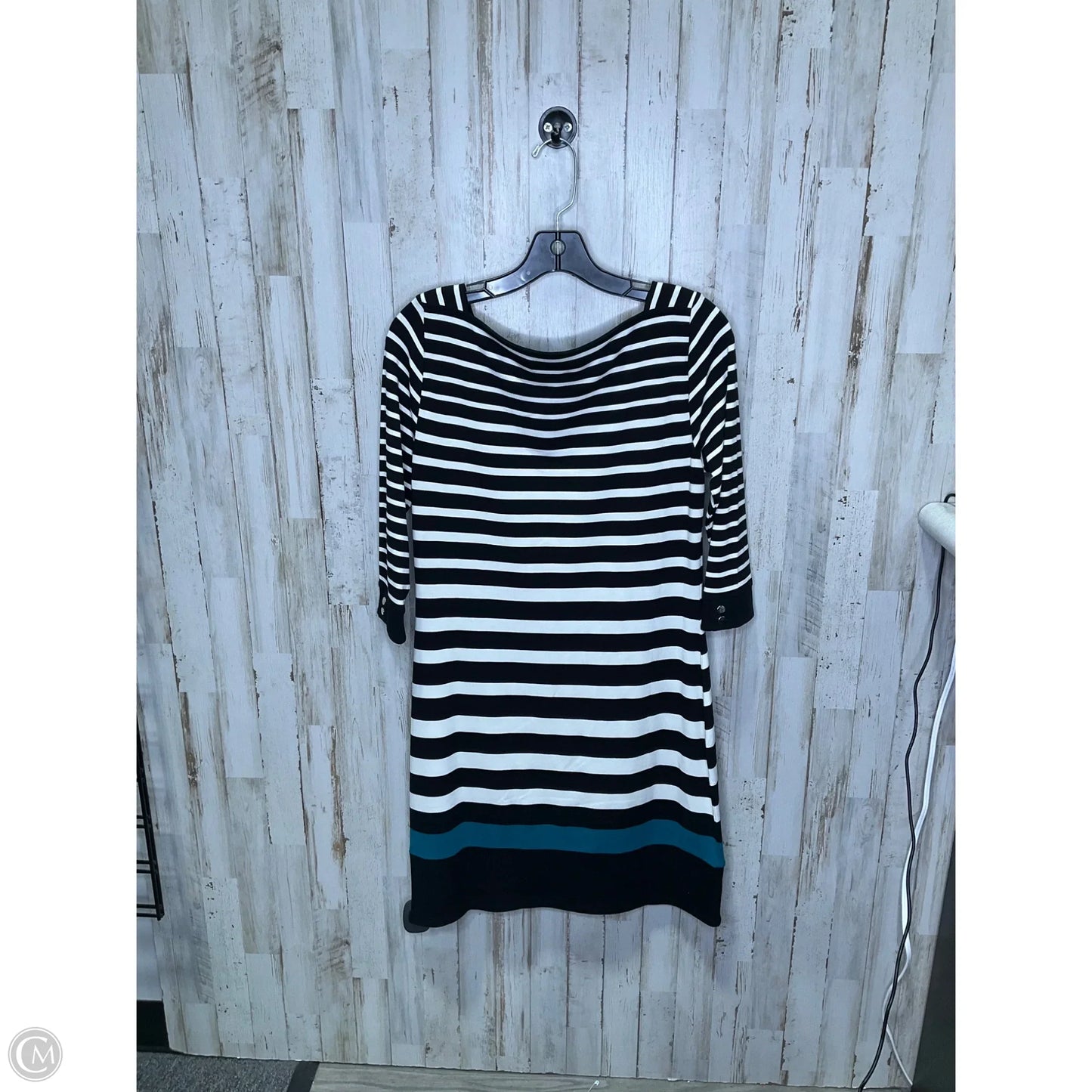 Dress Casual Short By White House Black Market In Striped Pattern, Size: S