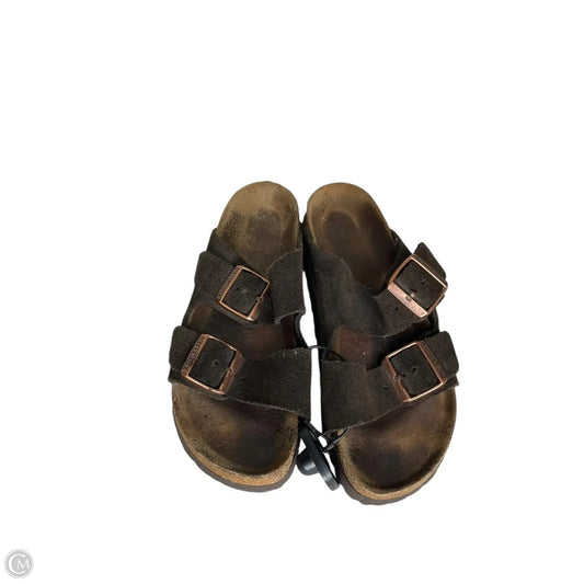 Sandals Flats By Birkenstock In Brown, Size: 6.5