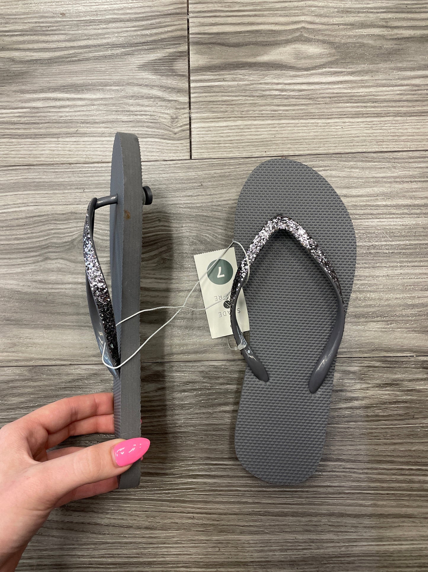 Grey Sandals Flip Flops Shade & Shore, Size 7