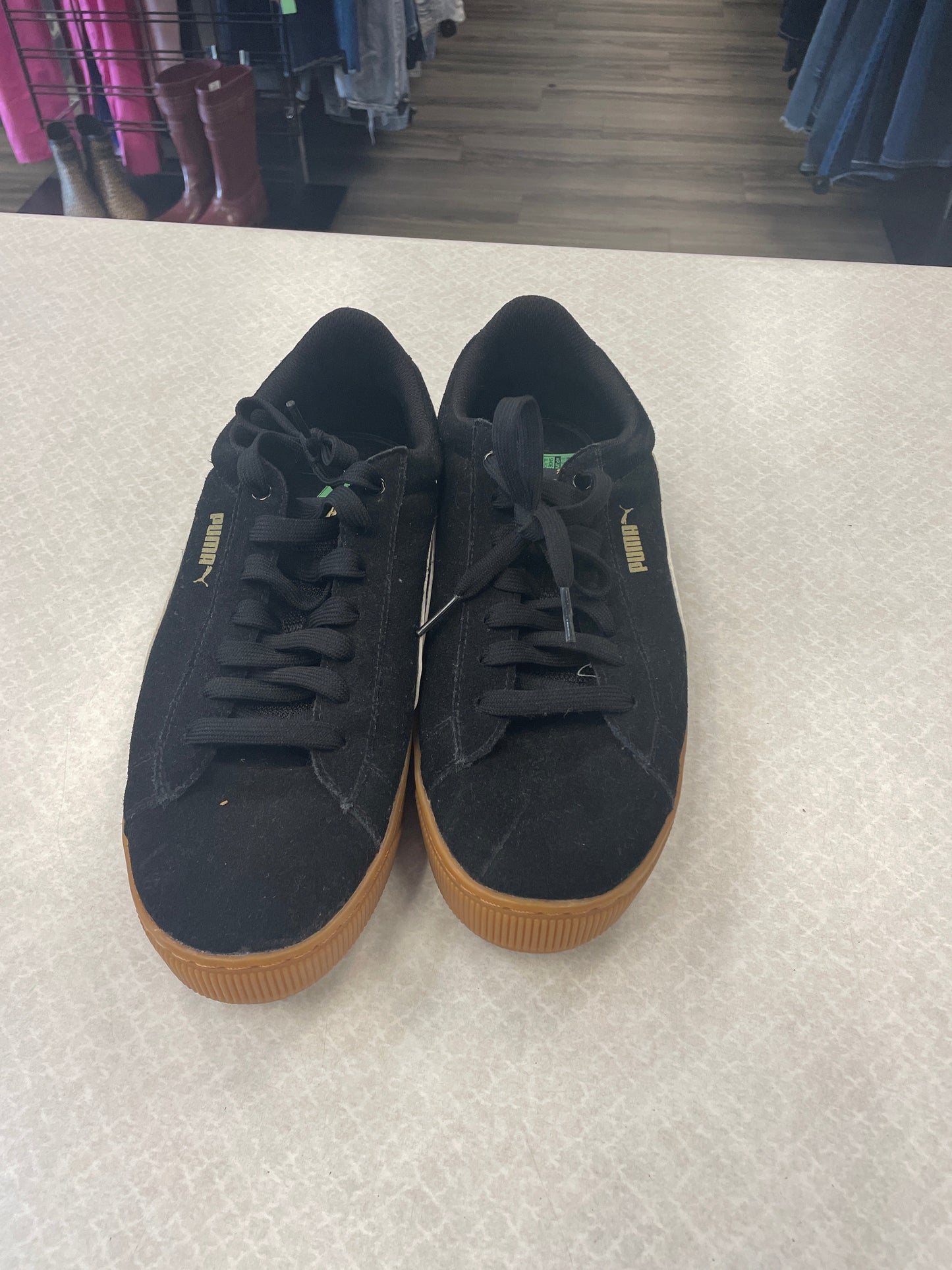 Black Shoes Athletic Puma, Size 10