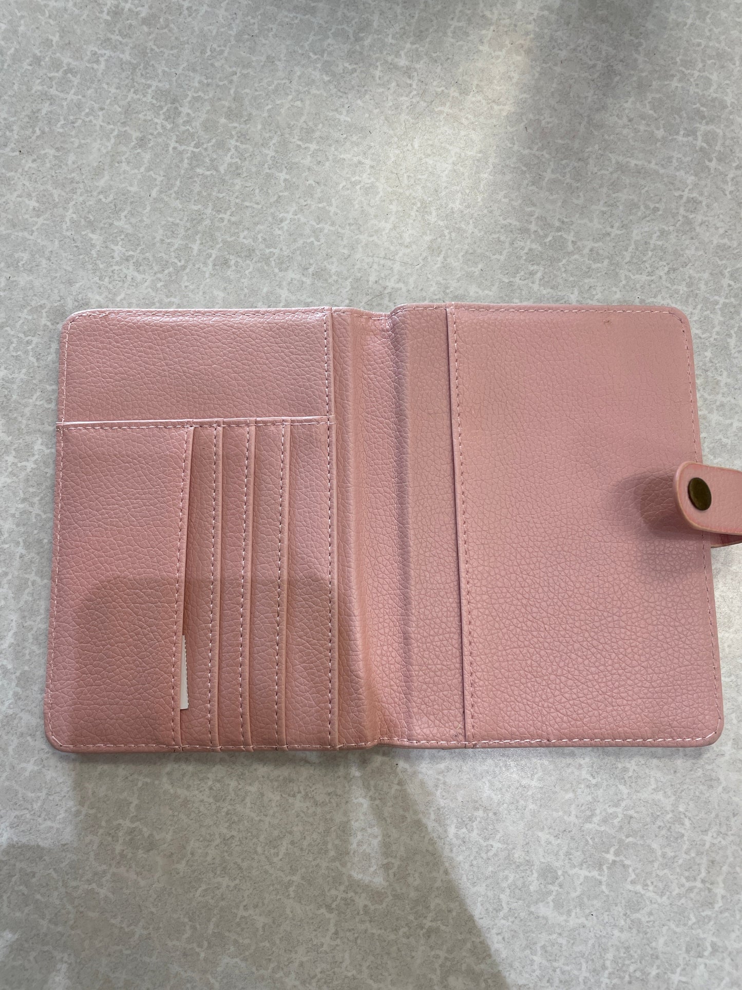 Wallet Clothes Mentor, Size Medium