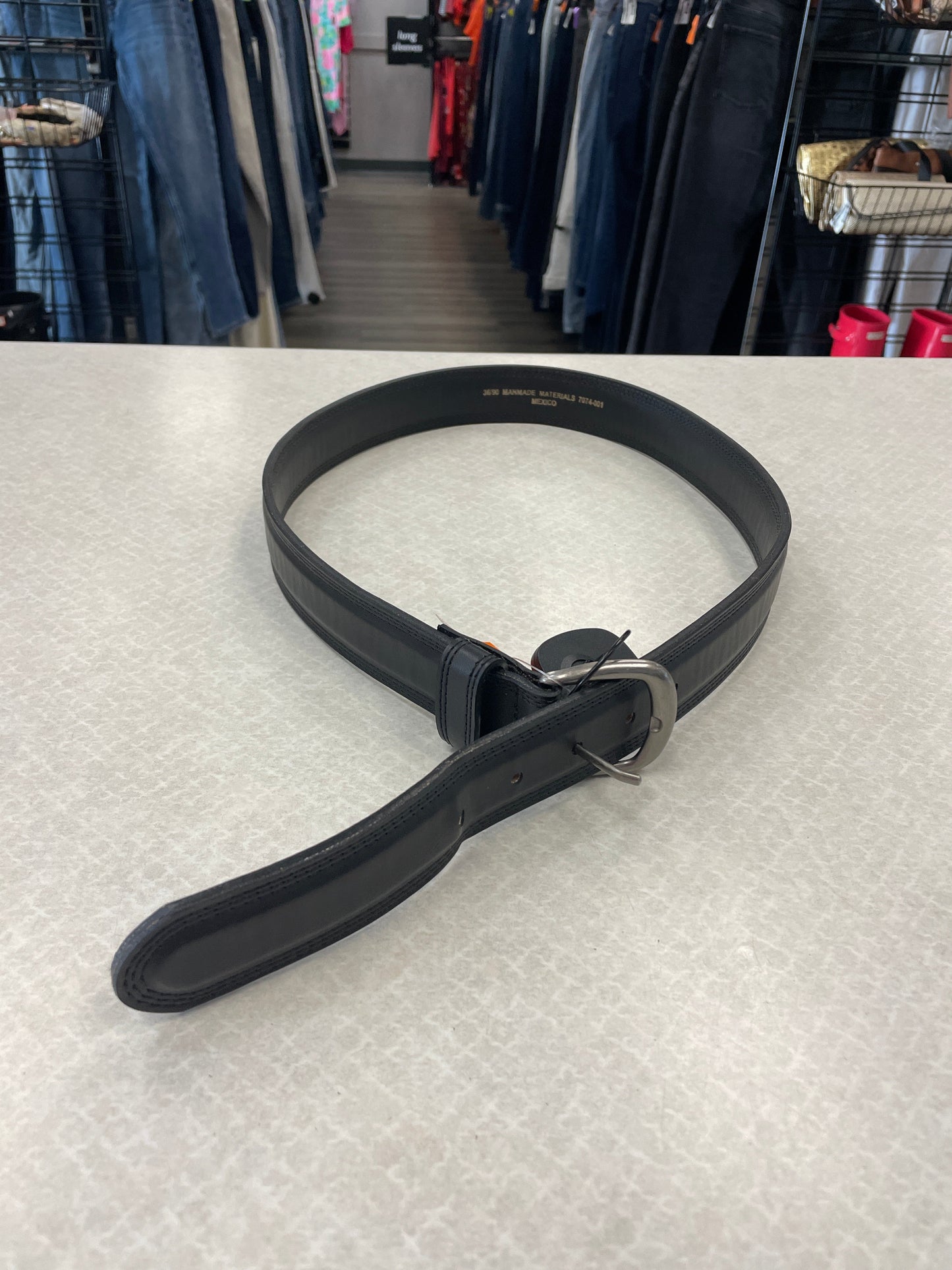 Belt By Clothes Mentor  Size: 01 Piece