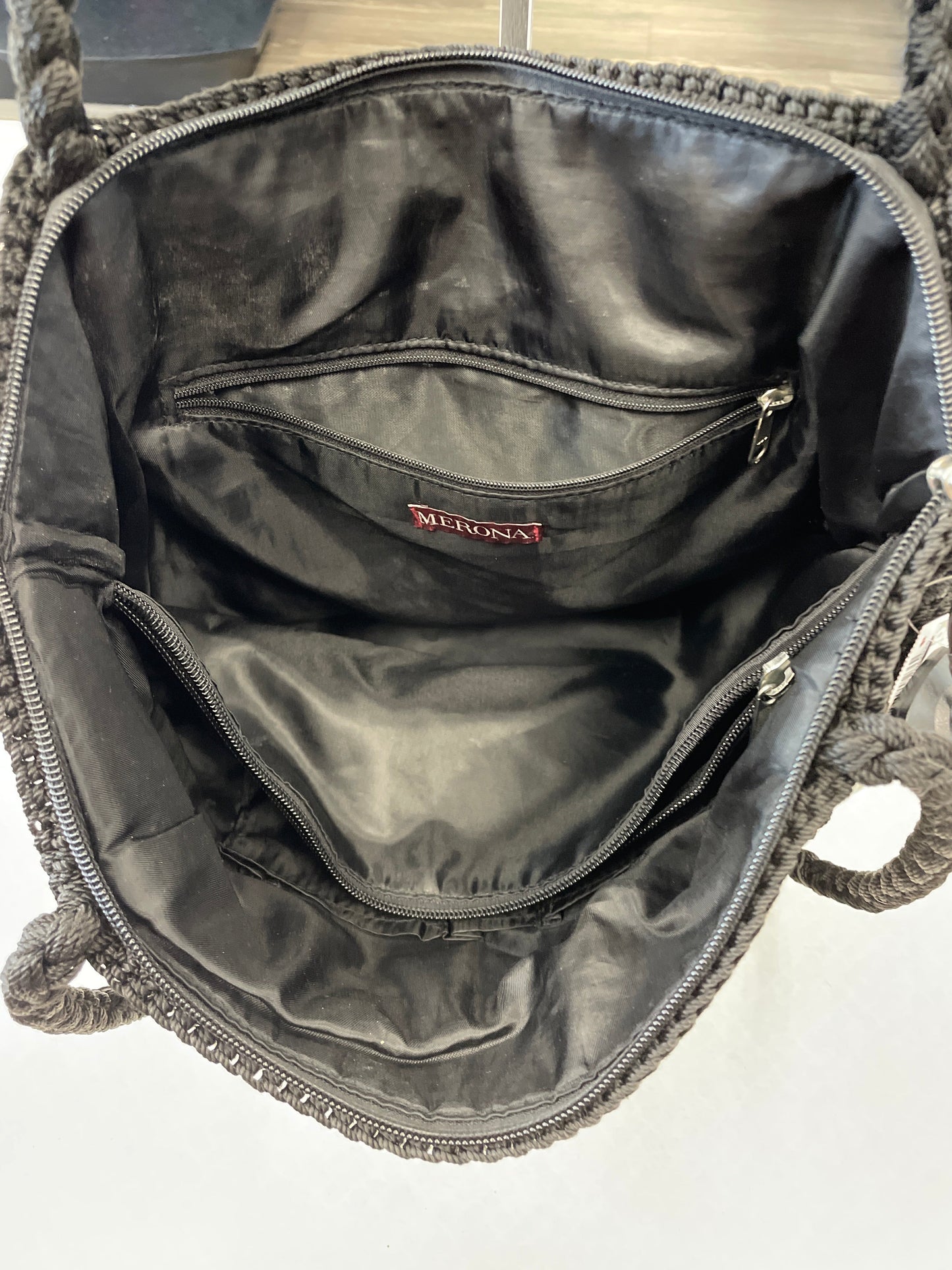 Handbag By Clothes Mentor  Size: Medium