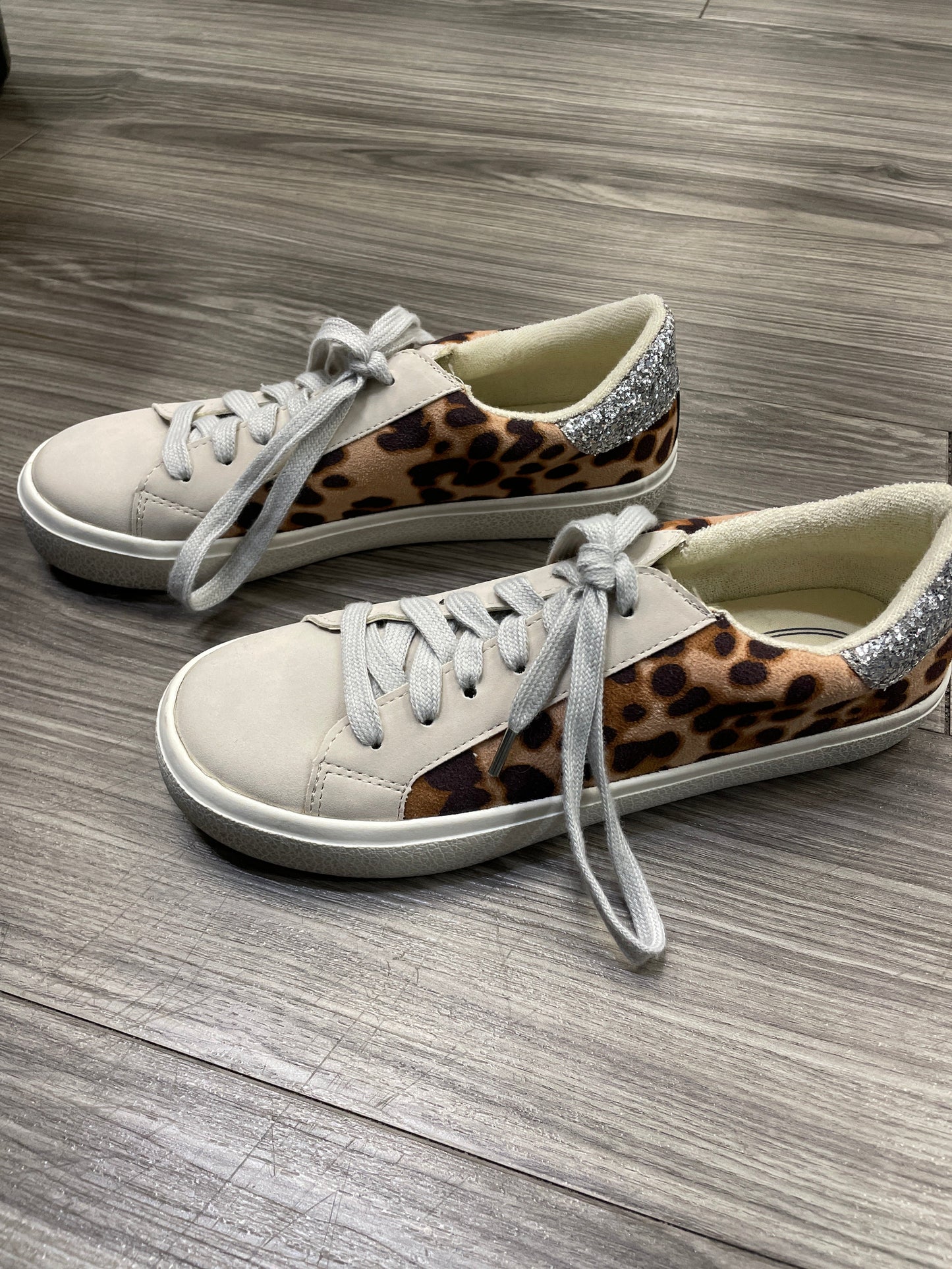 Animal Print Shoes Sneakers Scoop, Size 7.5