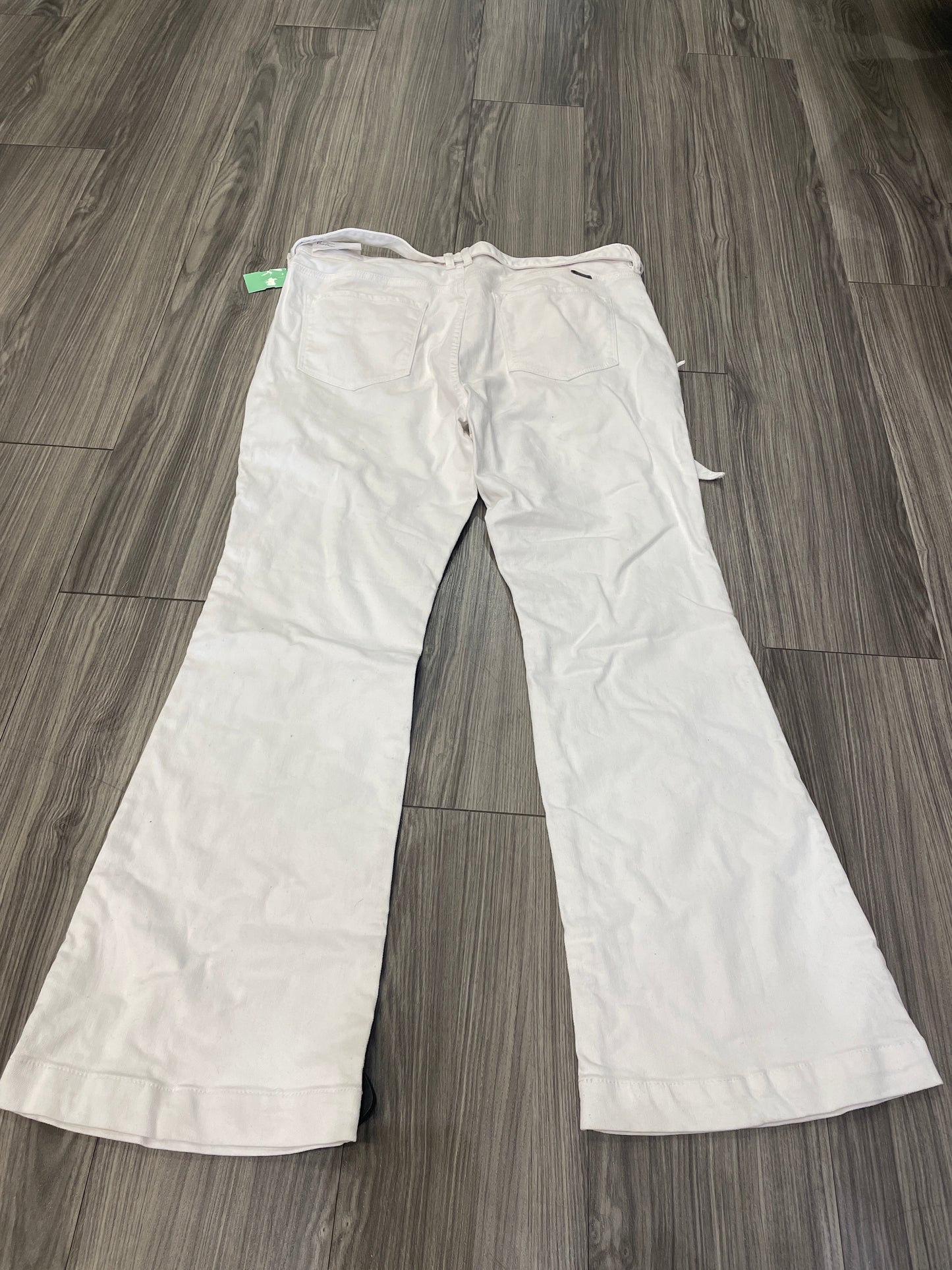 White Jeans Flared Kancan, Size 32