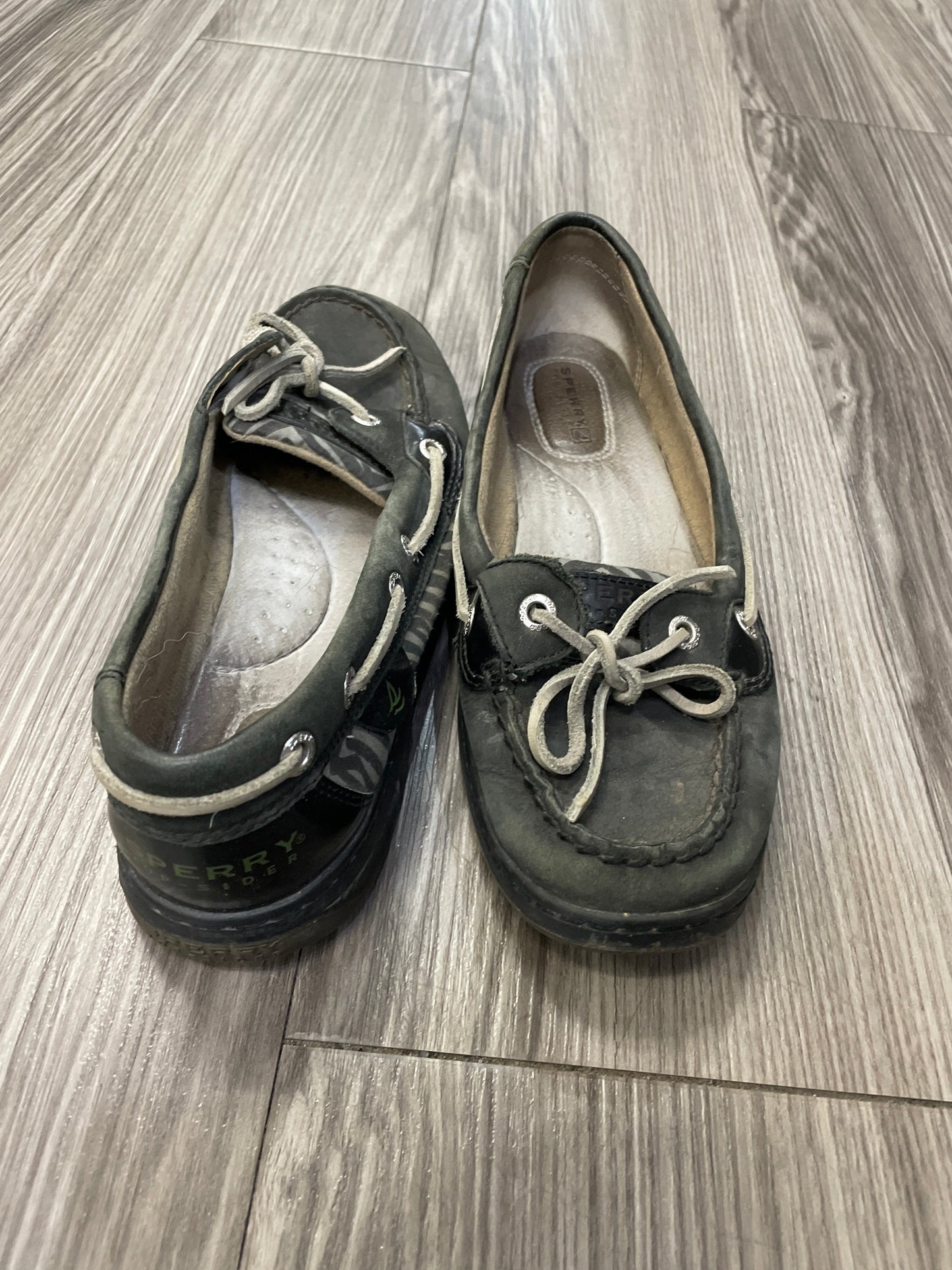 Black & Grey Shoes Flats Sperry, Size 8