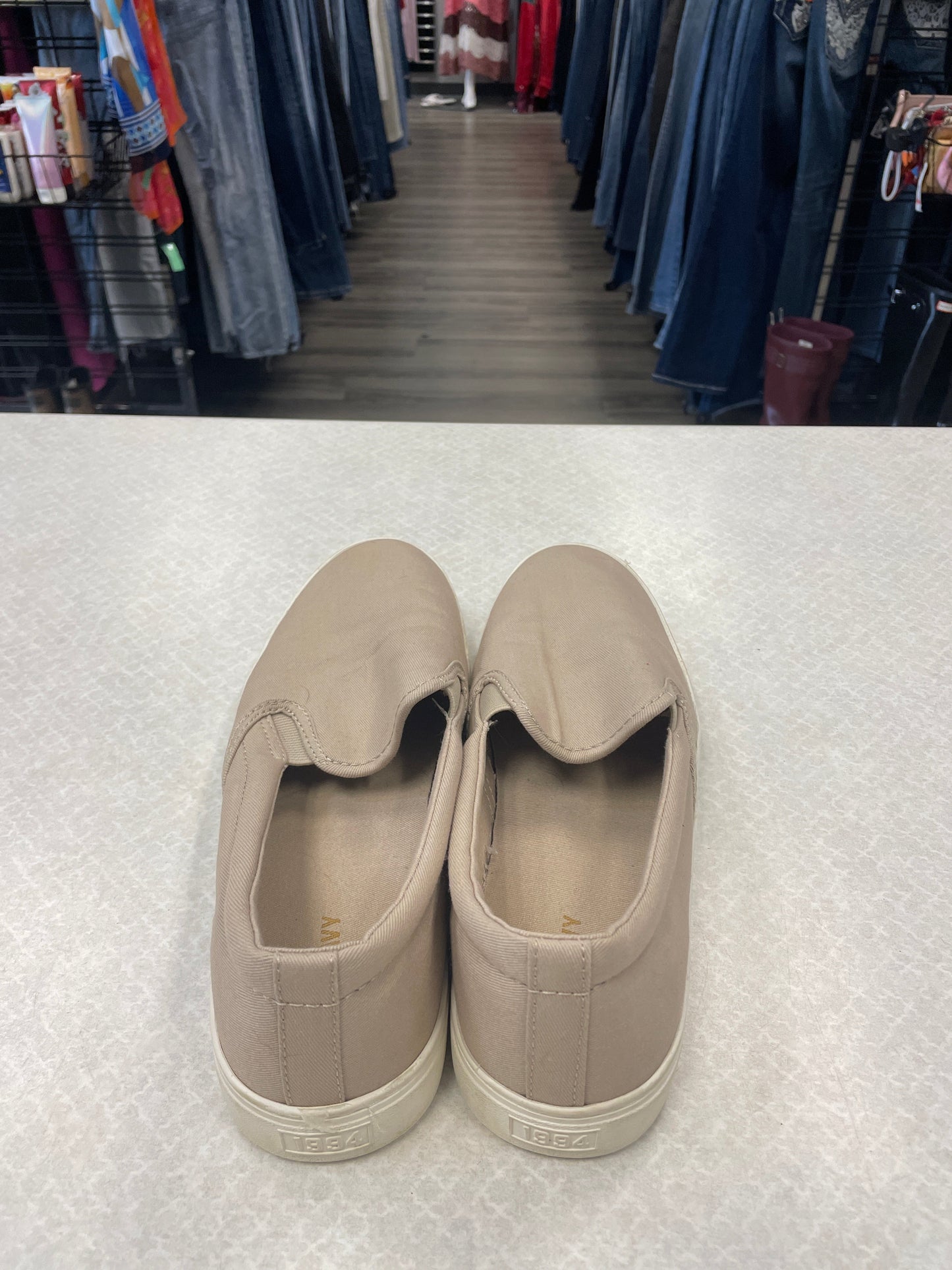 Tan Shoes Flats Old Navy, Size 8.5