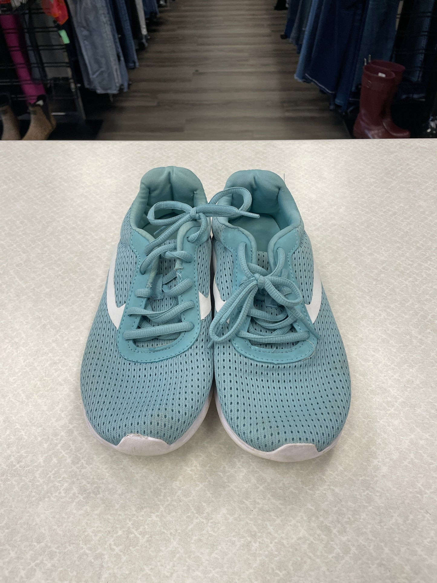 Blue & White Shoes Athletic Clothes Mentor, Size 7