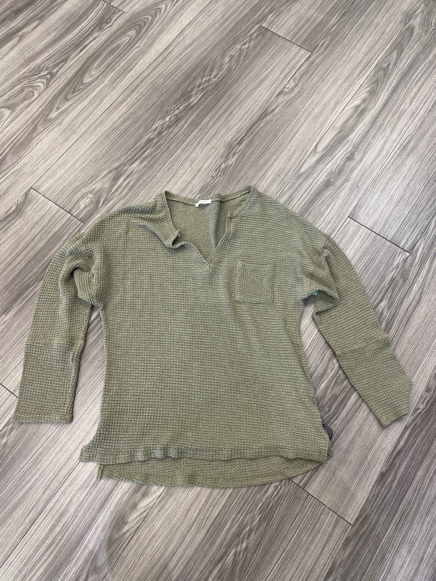 Top Long Sleeve By Clothes Mentor In Green, Size: L