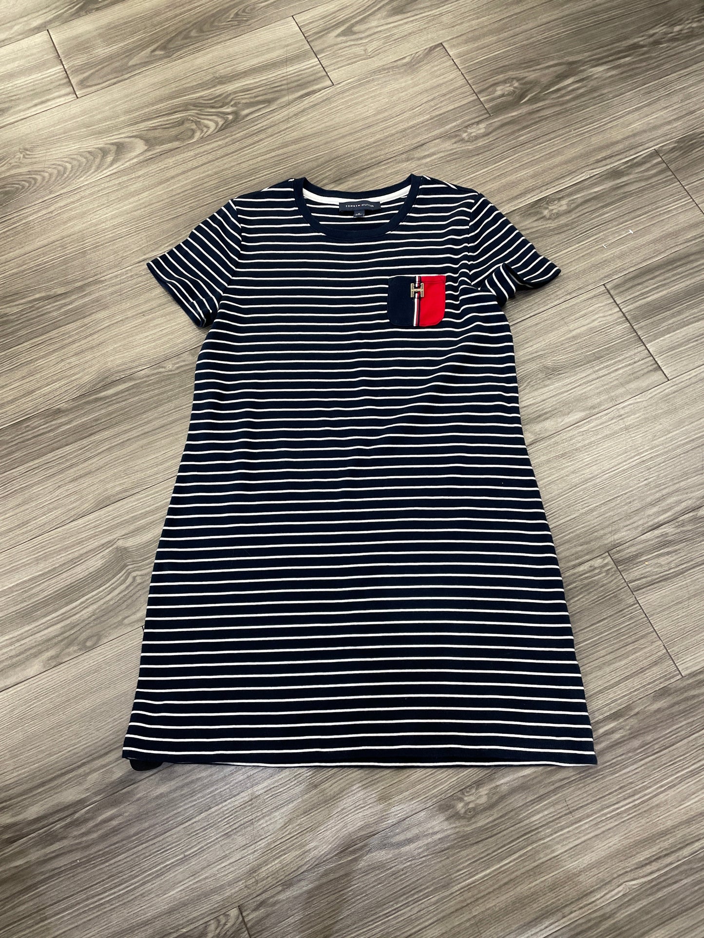 Dress Casual Short By Tommy Hilfiger In Striped Pattern, Size: Xl