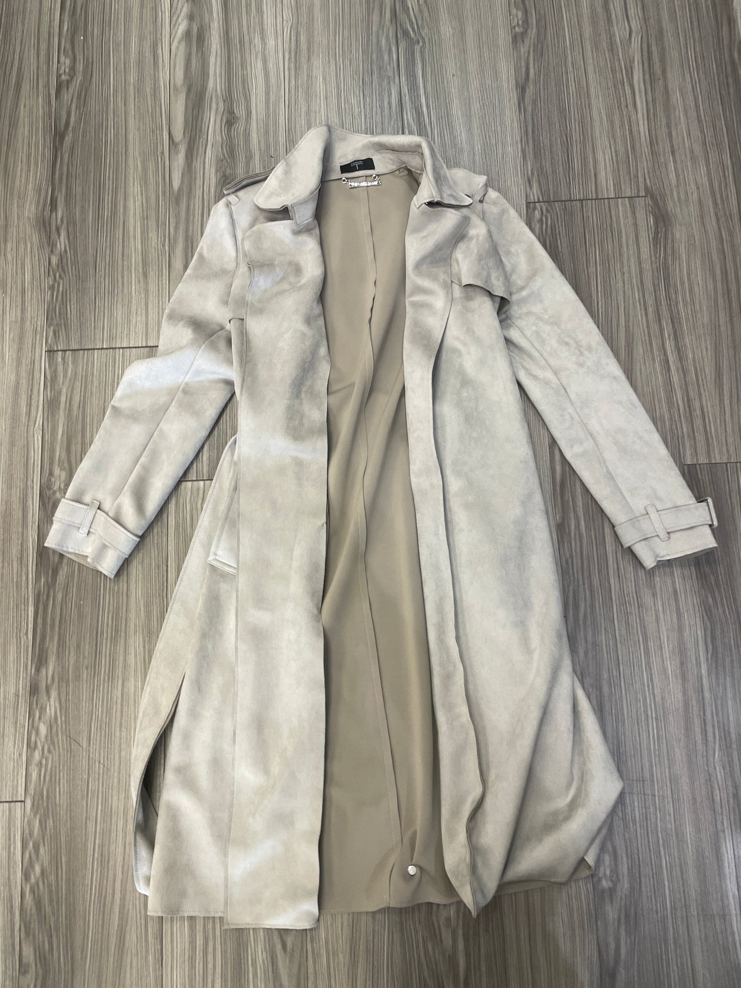 Coat Trench Coat By Tahari By Arthur Levine In Grey, Size: S