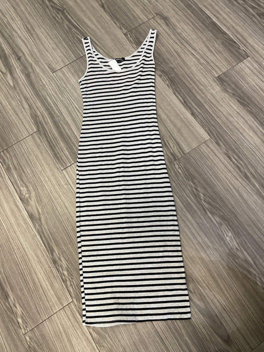 Dress Casual Maxi By Ambiance Apparel In Striped Pattern, Size: M