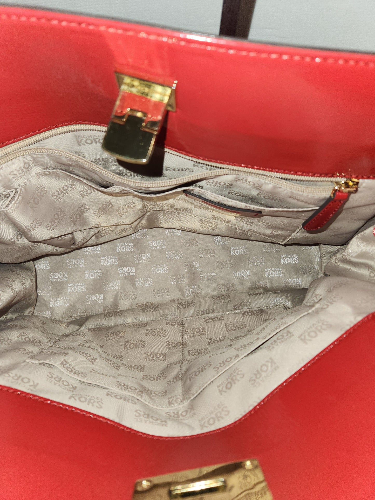 Handbag Designer By Michael Kors  Size: Medium