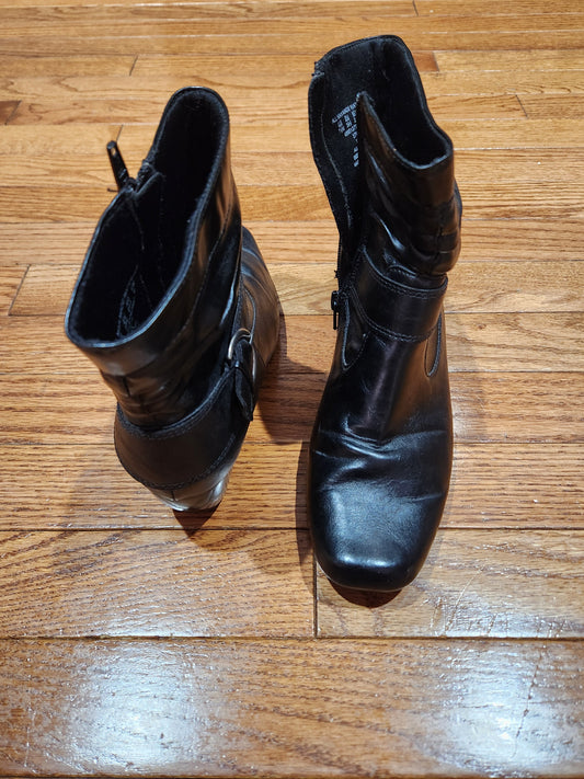 Boots Ankle By Clothes Mentor  Size: 7.5