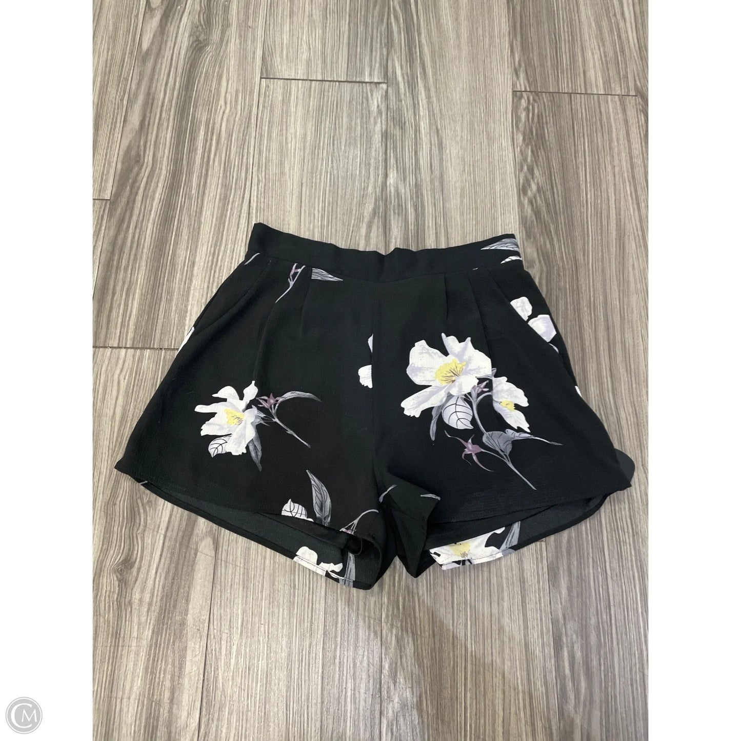 Shorts By Clothes Mentor In Floral Print, Size: S