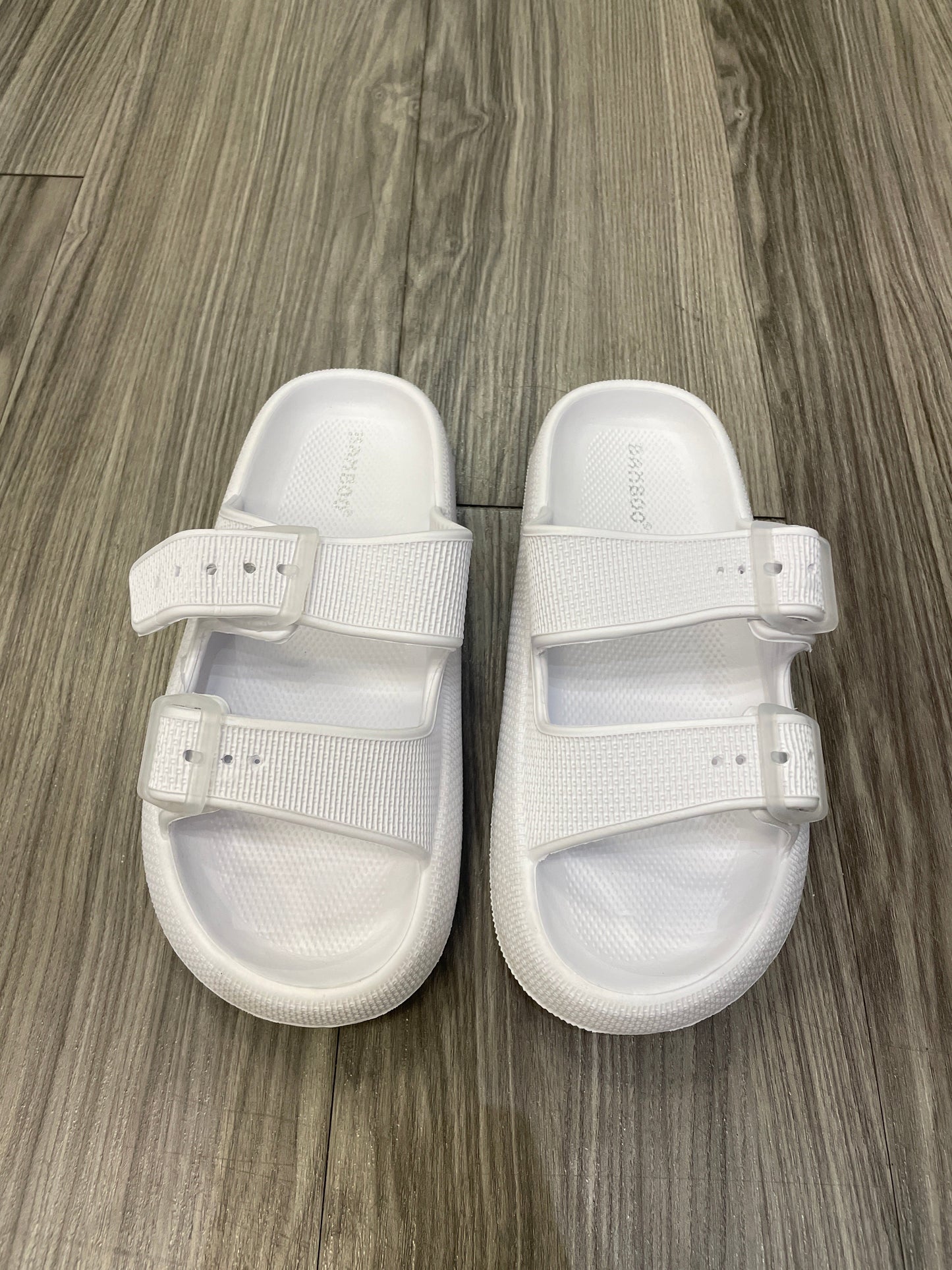 White Sandals Flip Flops Bamboo, Size 7
