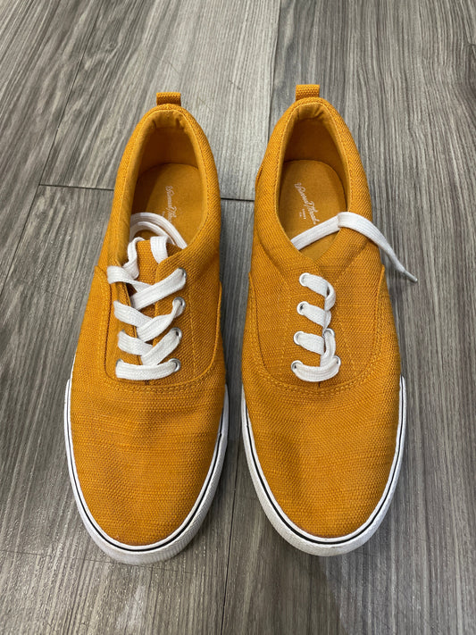 Yellow Shoes Sneakers Universal Thread, Size 9