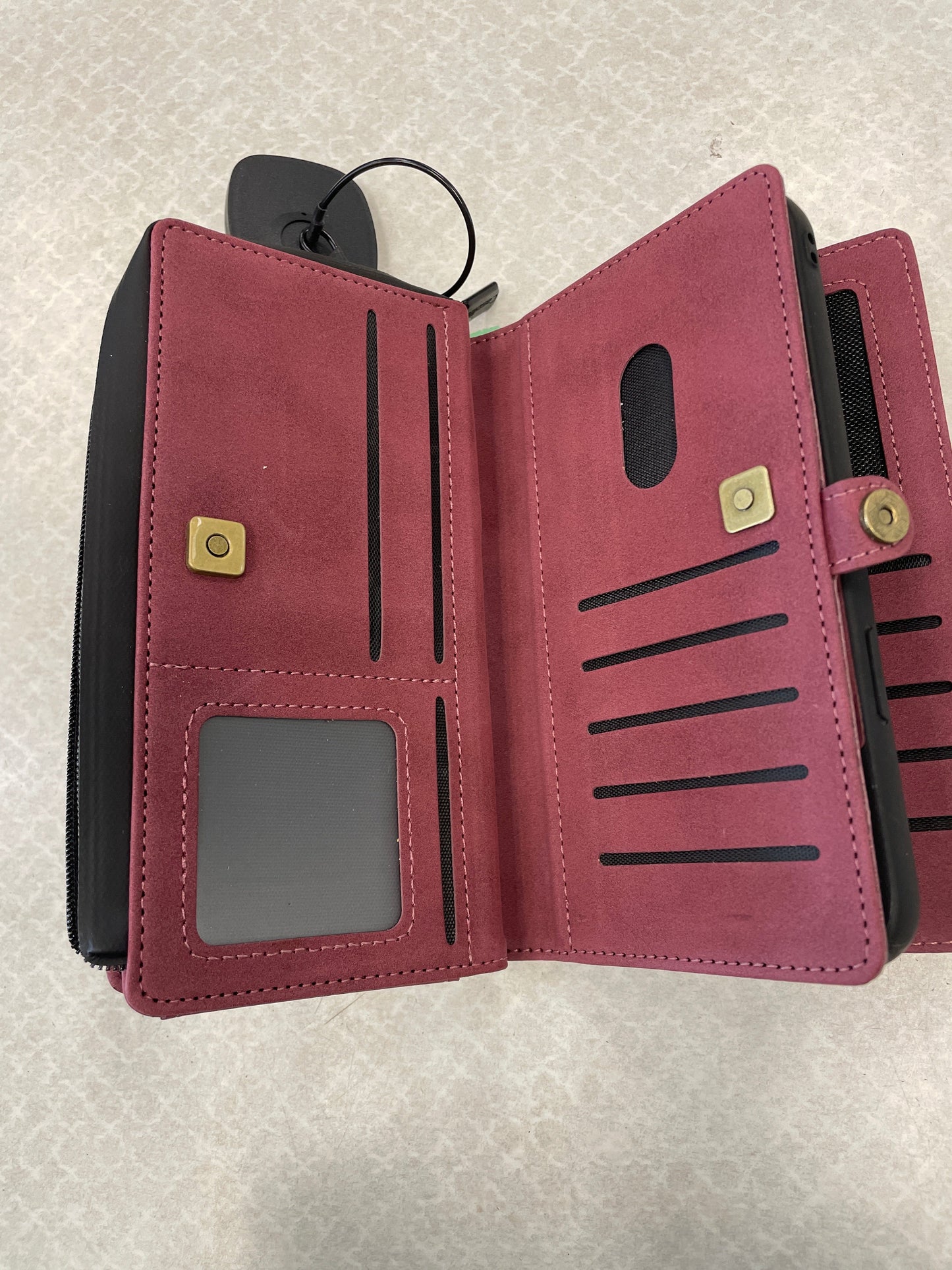 Wallet Clothes Mentor, Size Small