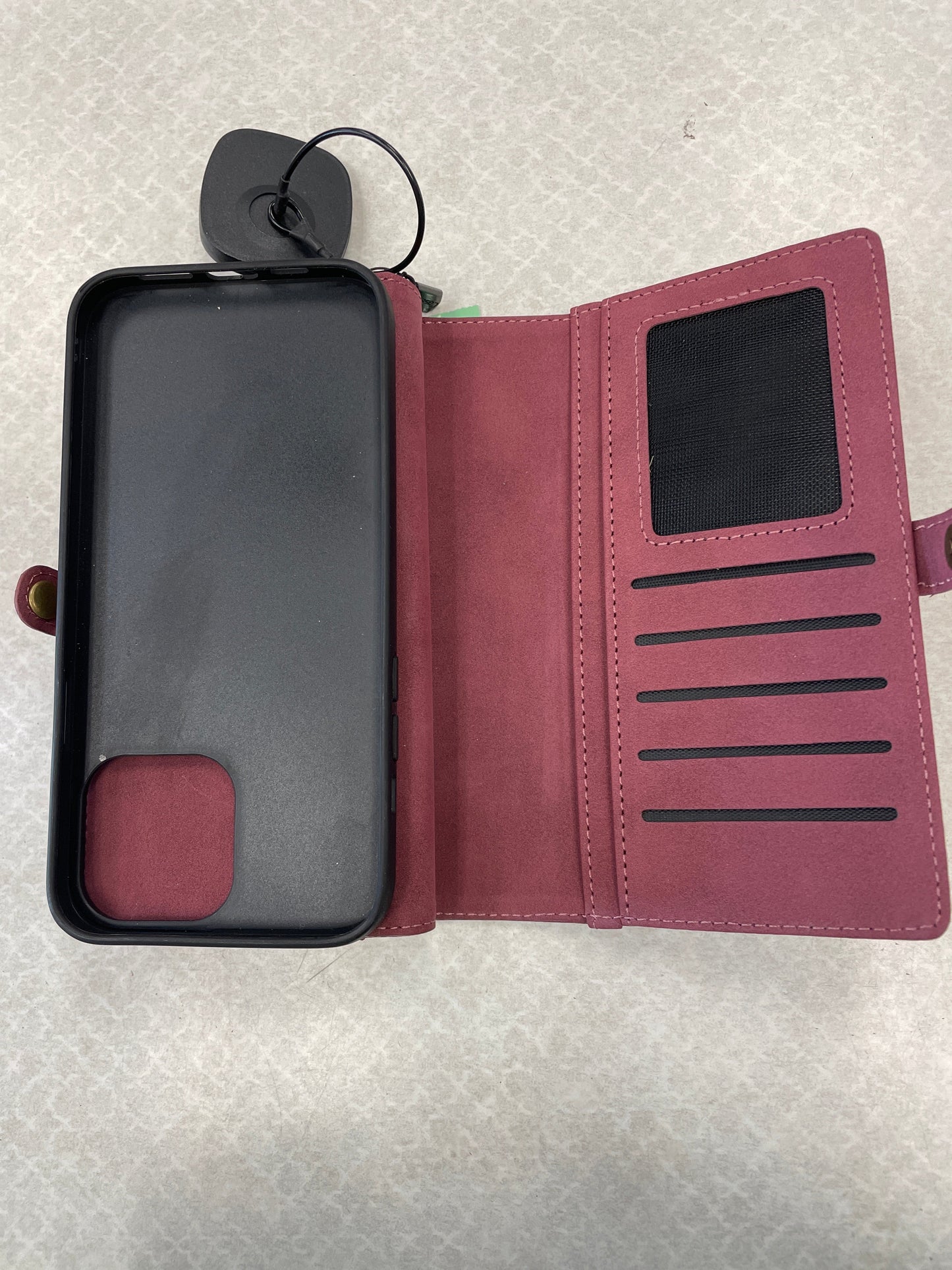 Wallet Clothes Mentor, Size Small